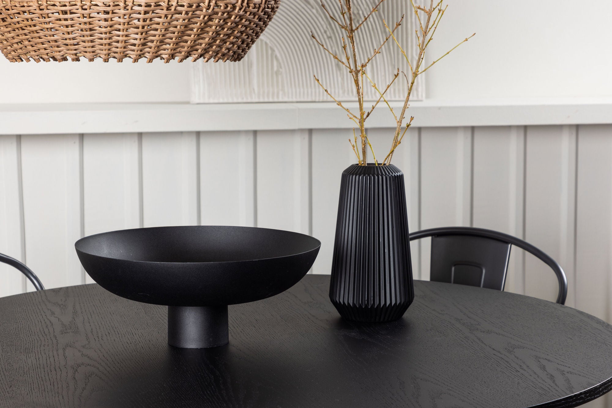 Venture Home Bootcut rund spisebord - Black / Black Fanéer +Tempe Spisebordsstol - Dark grey / Dark Brown MDF _4