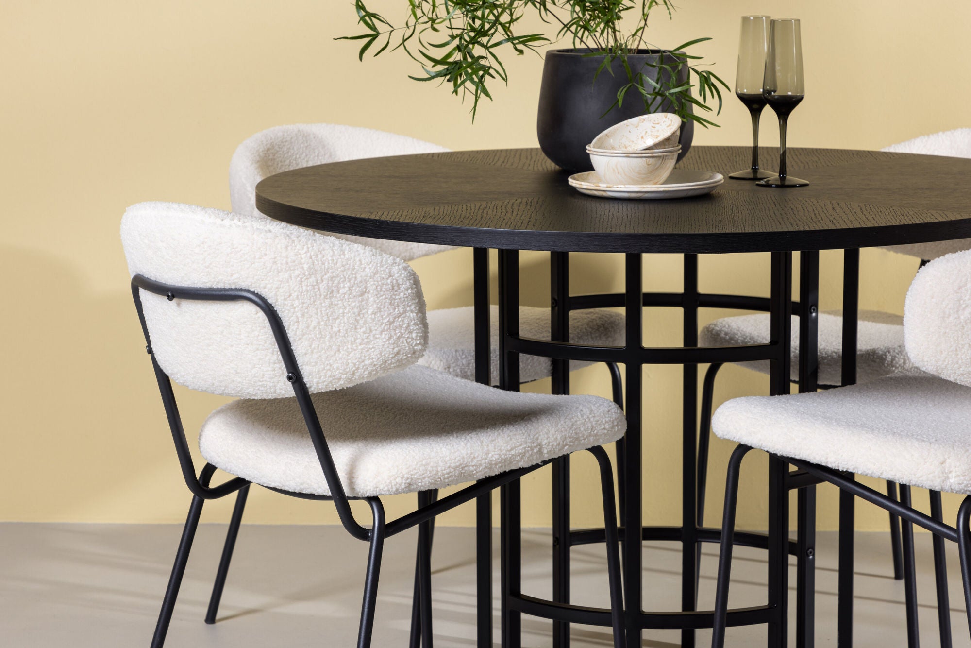 Venture Home Copenhagen spisebord - Black / Black Veneer +Chico Spisebordsstol - Black / White Boucle _4