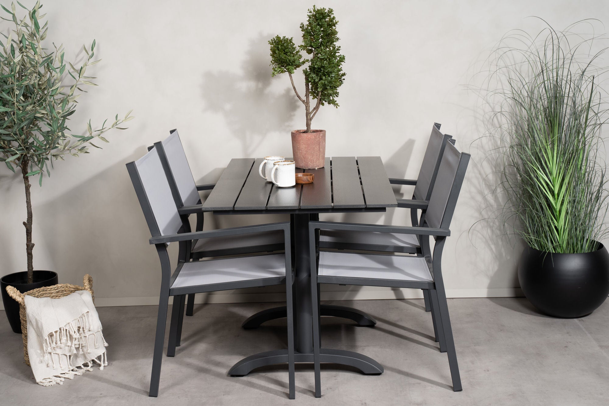 Venture Home Denver Café bord 120*70 - Black Alu / Black Aintwood+Copacabana Arm stol (stac