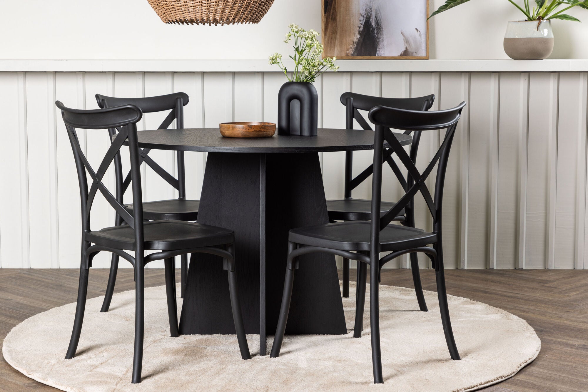 Venture Home Bootcut rund spisebord - Black / Black Fanéer +Crosett Spisebordsstol - Matte Black / Matte Black Plastic _4