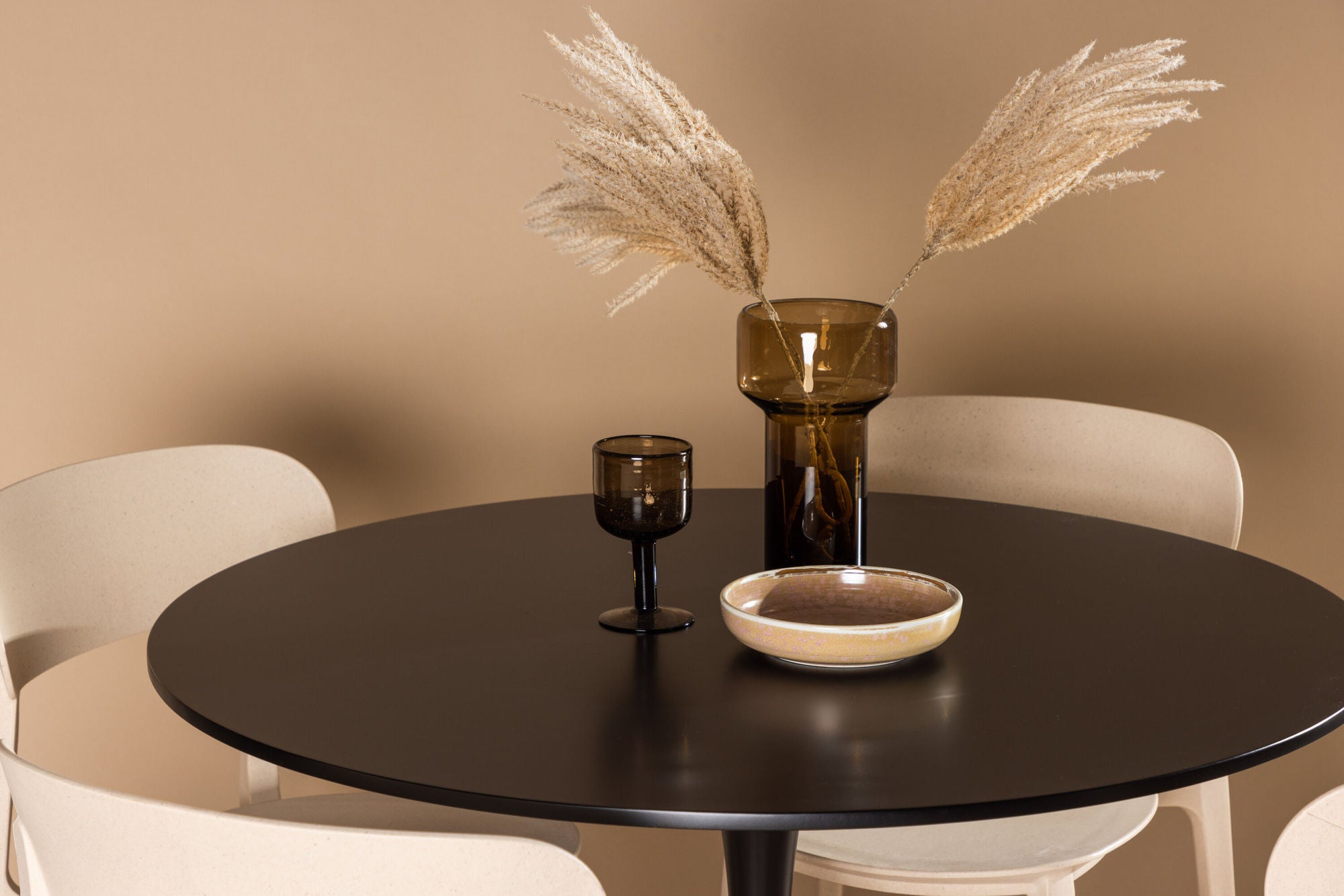 Venture Home Glade spisebord - Black / Black MDF +Åstol Spisebordsstol - Nature Wood plastic composite _4