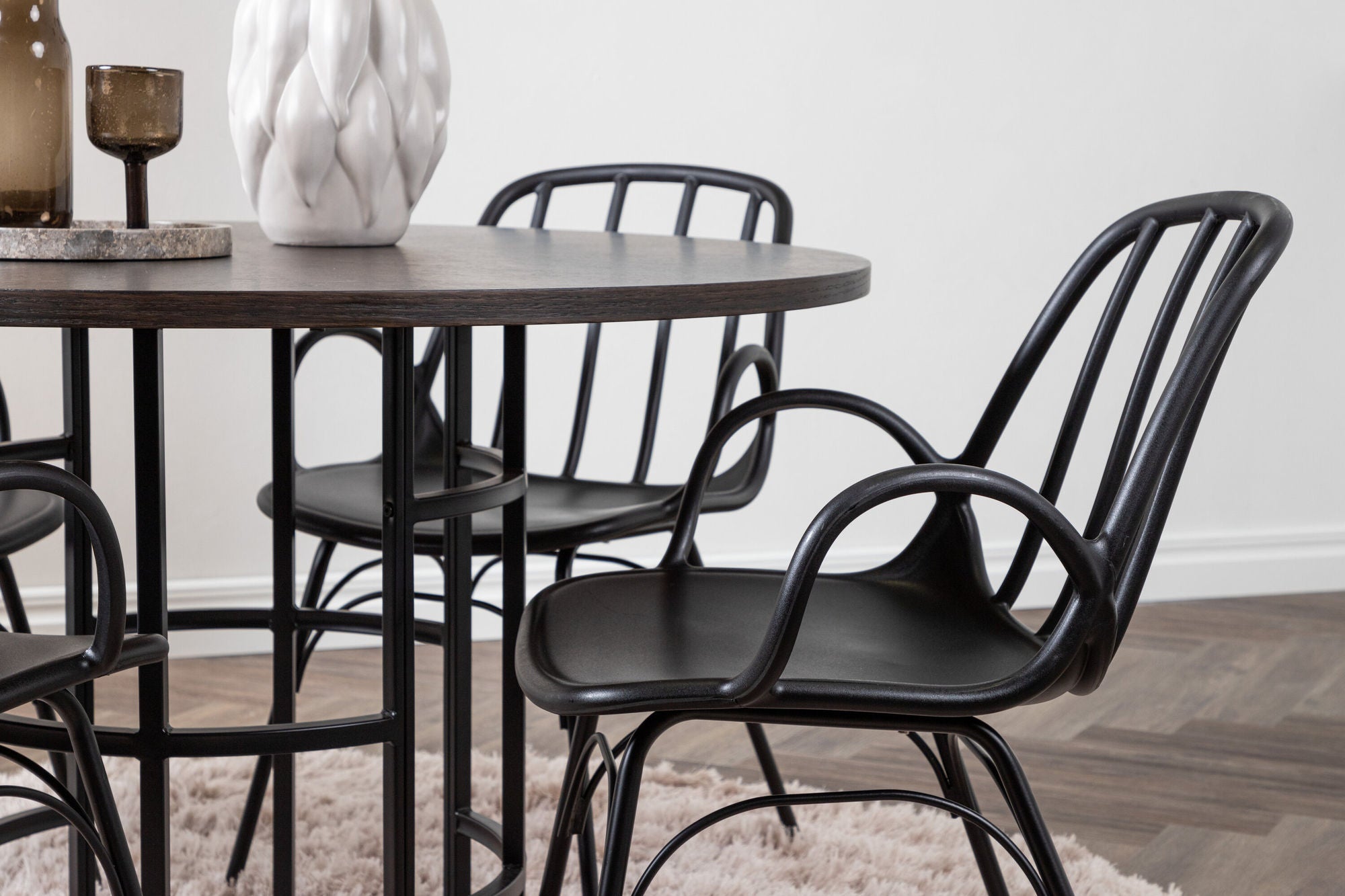 Venture Home Copenhagen spisebord - Black / Mocca Veneer +Dyrön Spisebordsstol - Black Polypropylene _4