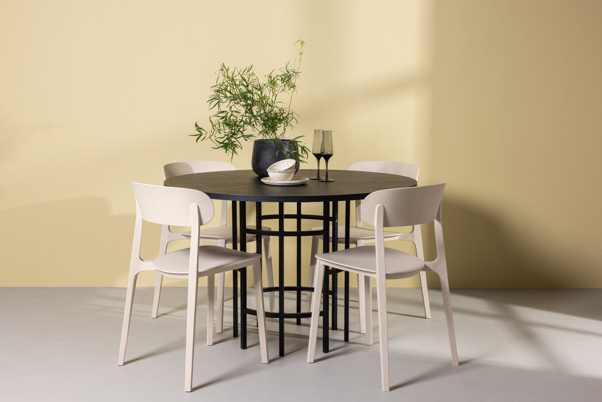 Venture Home Copenhagen spisebord - Black / Black Veneer +Åstol Spisebordsstol - Nature Wood plastic composite _4