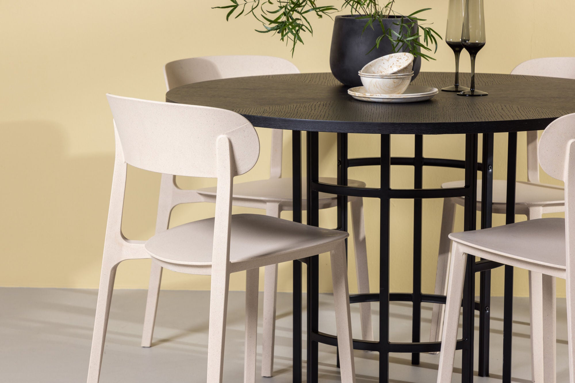 Venture Home Copenhagen spisebord - Black / Black Veneer +Åstol Spisebordsstol - Nature Wood plastic composite _4