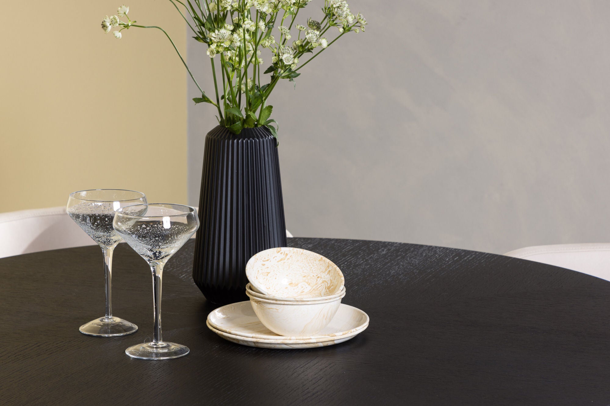 Venture Home Copenhagen spisebord - Black / Black Veneer +Simrishman Spisebordsstol - Black / Beige TC-fabric _4