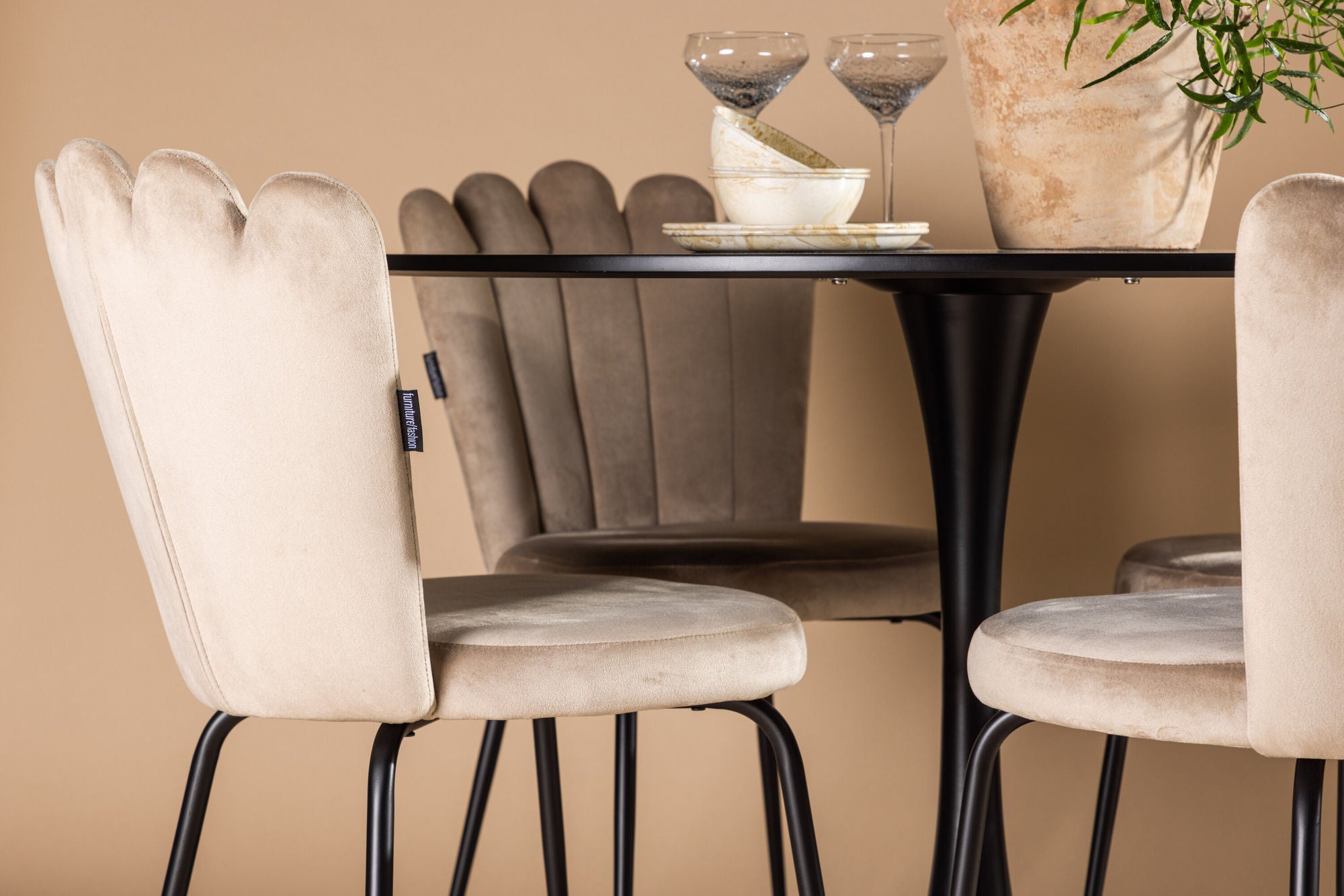 Venture Home Glade spisebord - Black / Black MDF +Limhamn Light stol - Black / Beige Velvet _4