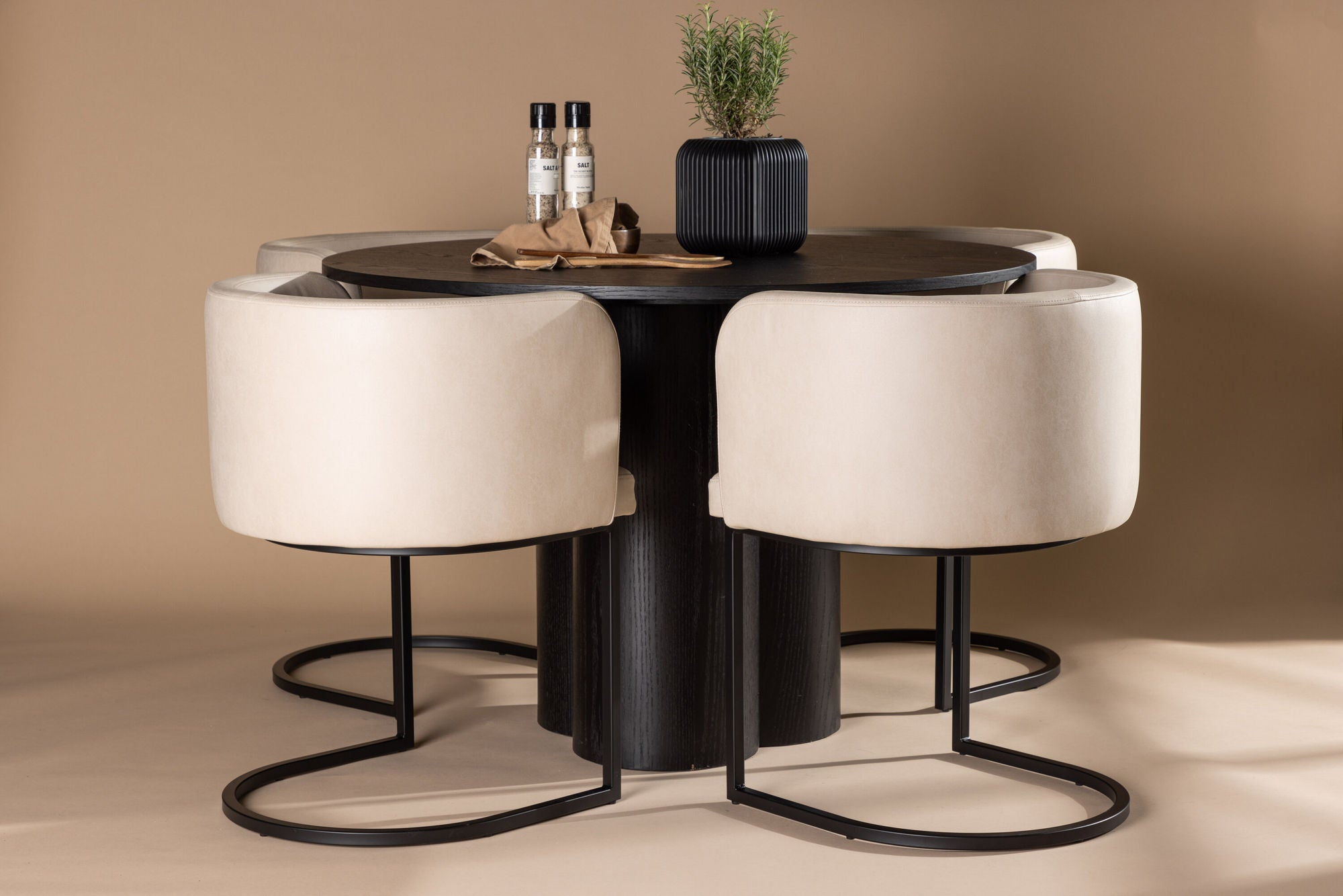 Venture Home OliviaDiningbord-Black/BlackVeneer+SimrishmanDiningstol-Black/BeigeTC-fabric_4