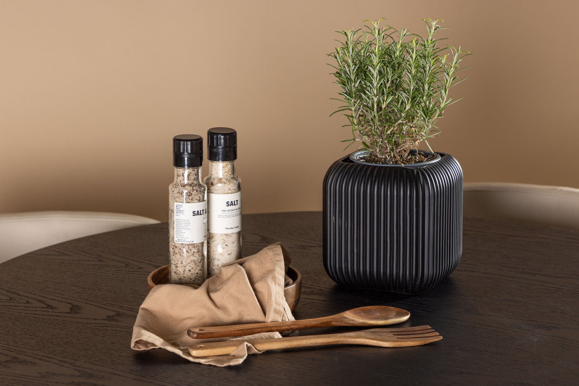 Venture Home OliviaDiningbord-Black/BlackVeneer+SimrishmanDiningstol-Black/BeigeTC-fabric_4