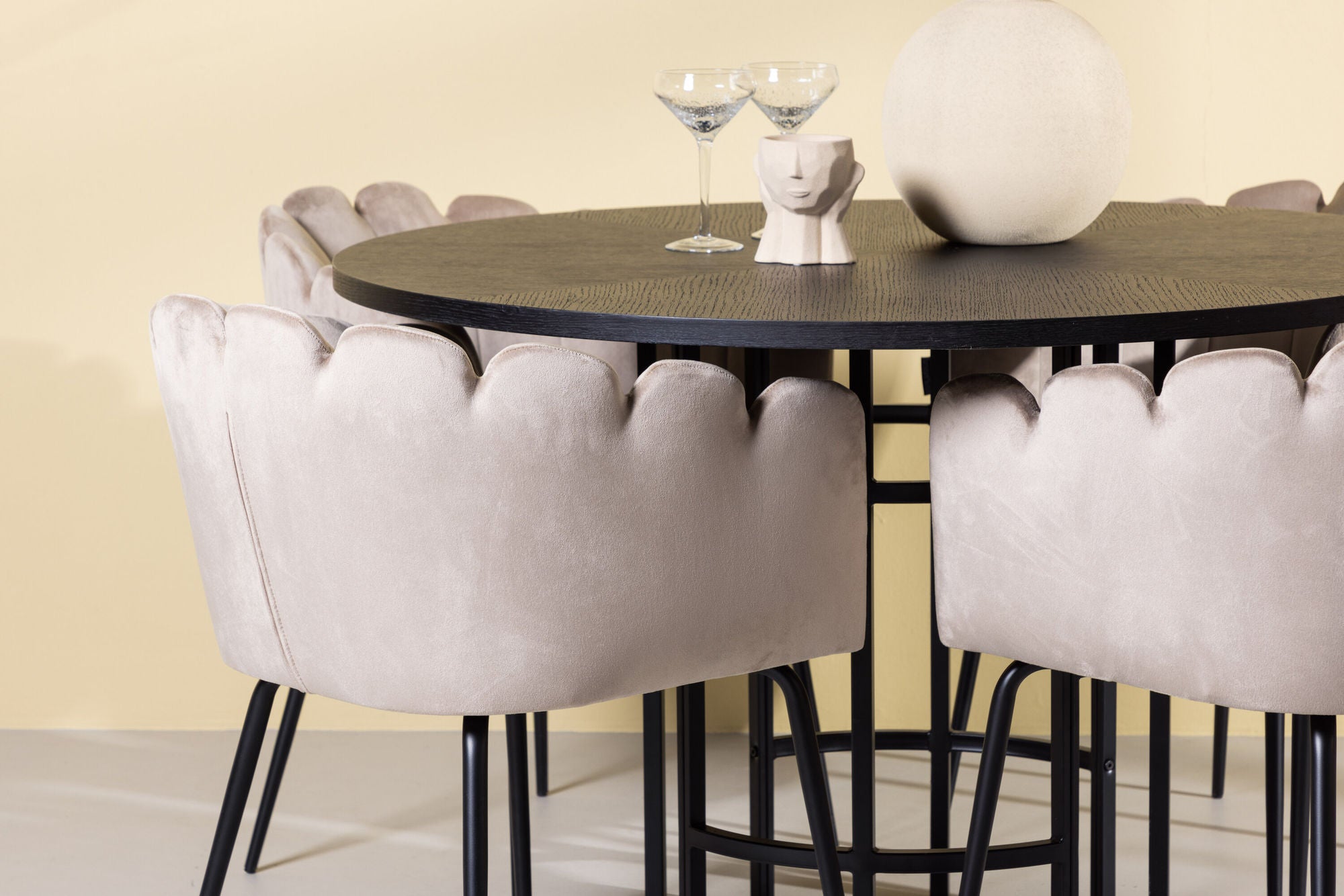 Venture Home Copenhagen spisebord - Black / Black Veneer +Limhamn stol - Black / Beige Velvet _4