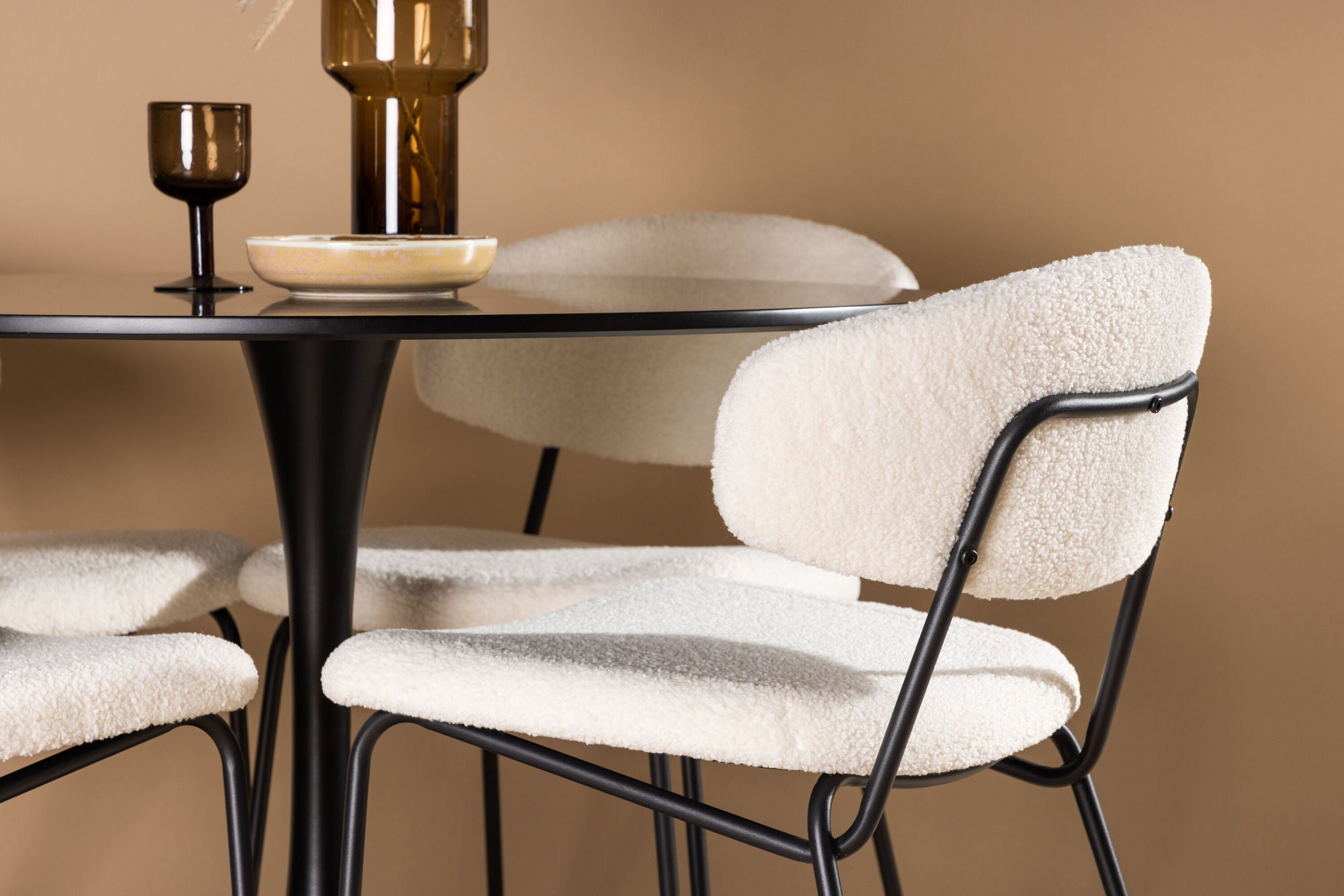 Venture Home Glade spisebord - Black / Black MDF +Chico Spisebordsstol - Black / White Boucle _4