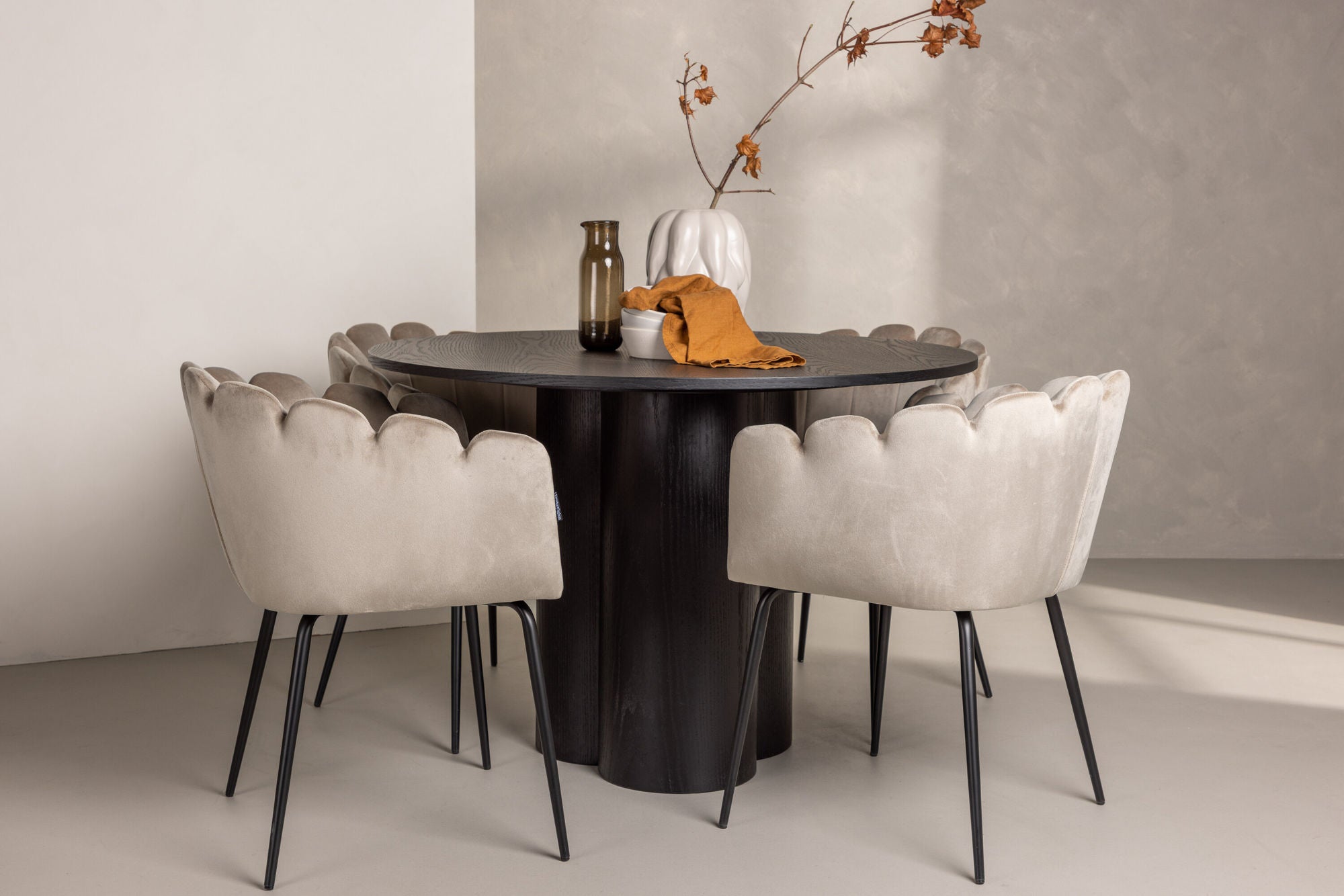 Venture Home OliviaDiningbord-Black/BlackVeneer+Limhamnstol-Black/BeigeVelvet_4