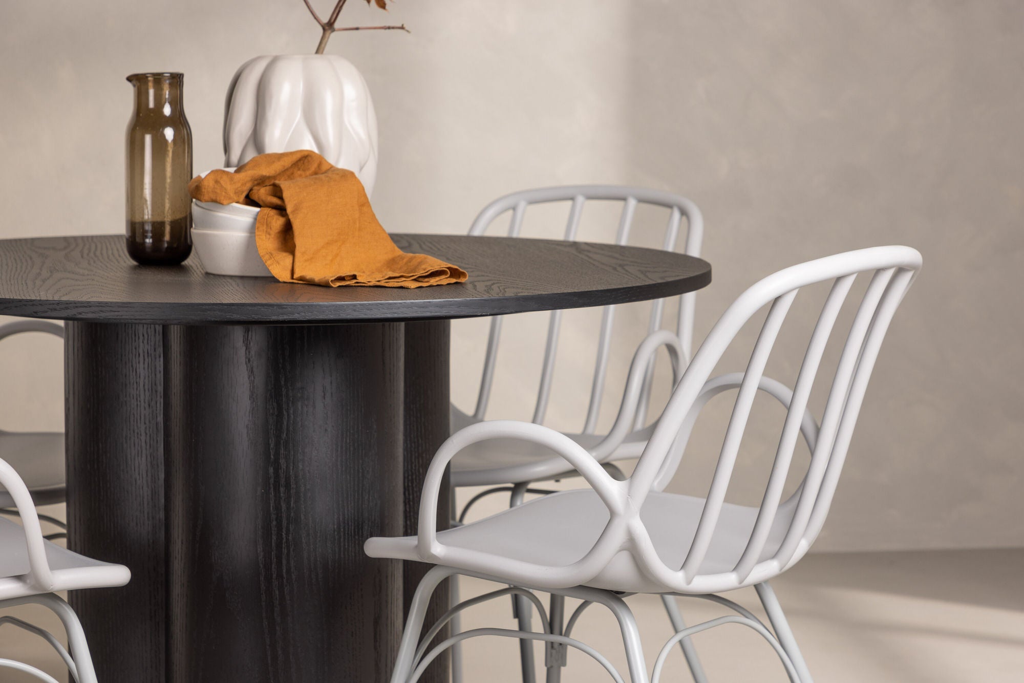 Venture Home OliviaDiningbord-Black/BlackVeneer+DyrönDiningstol-GreigePolypropylene_4