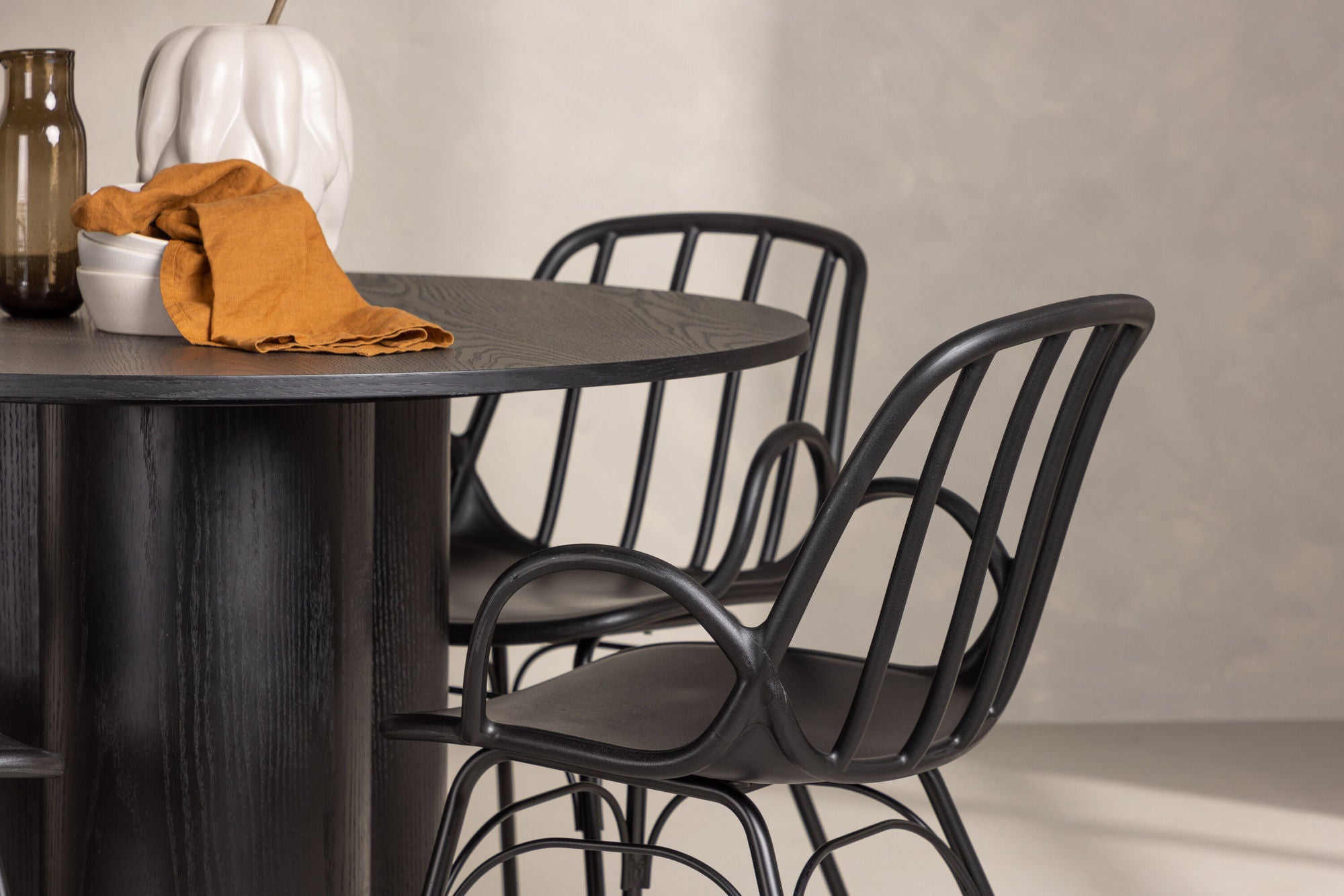 Venture Home OliviaDiningbord-Black/BlackVeneer+DyrönDiningstol-BlackPolypropylene_4