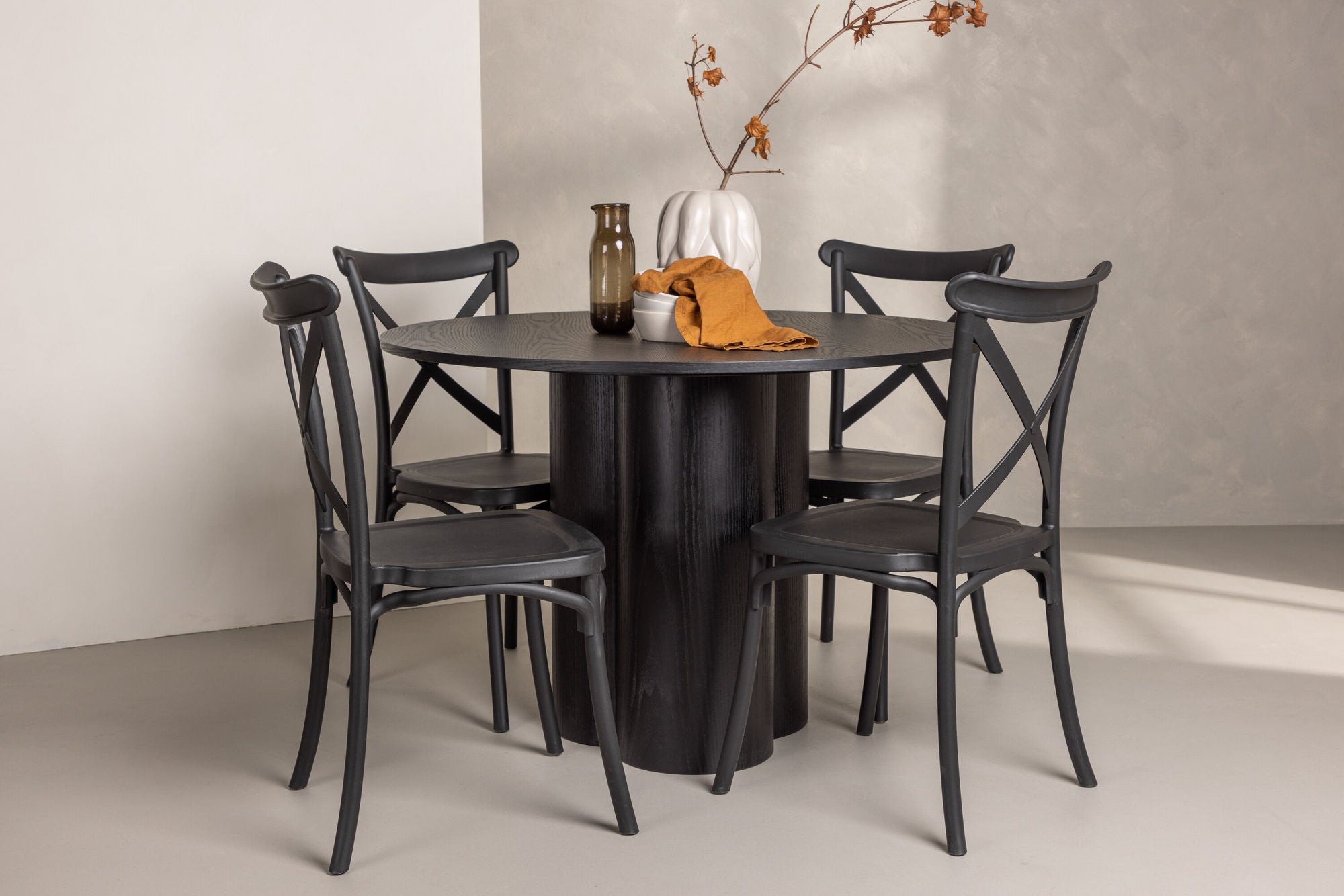 Venture Home OliviaDiningbord-Black/BlackVeneer+CrosettDiningstol-MatteBlack/MatteBlackPlastic_4