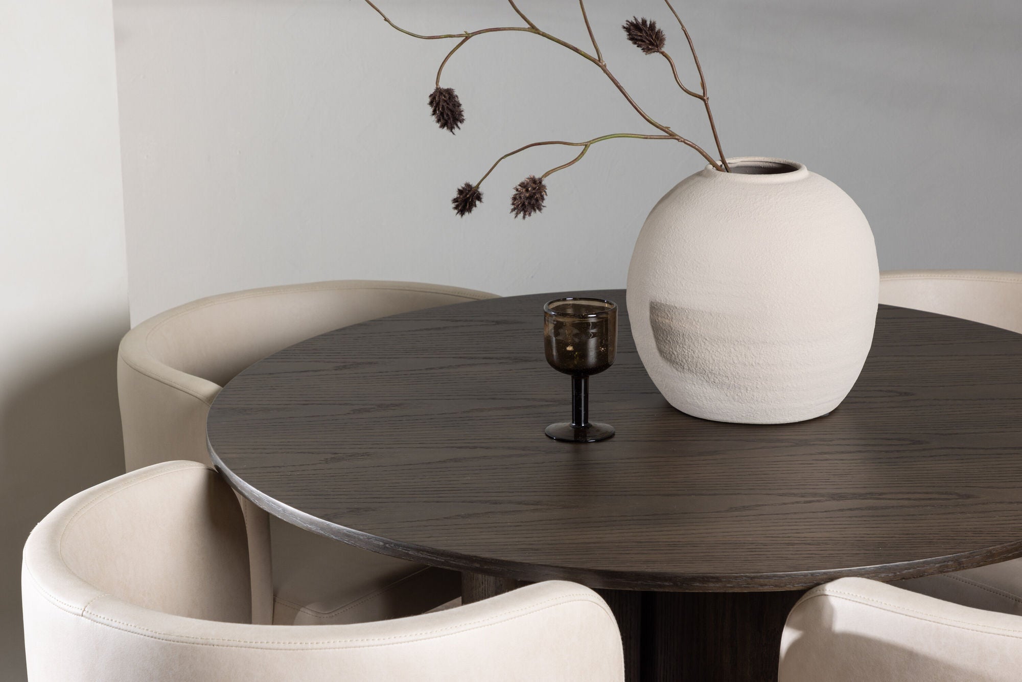 Venture Home OliviaDiningbord-Mocca/MoccaVeneer+SimrishmanDiningstol-Black/BeigeTC-fabric_4