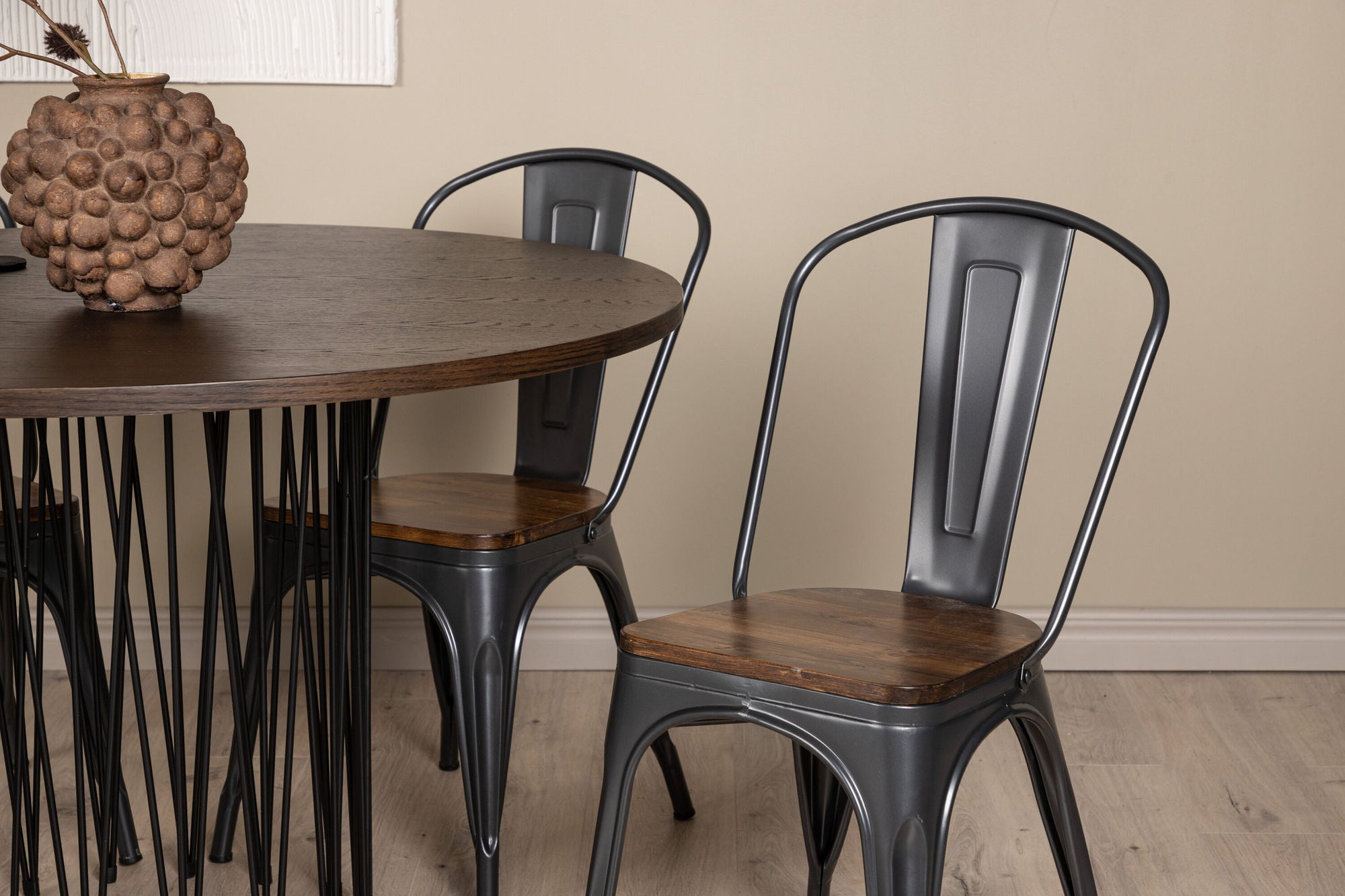 Venture Home Stone round spisebord - Black / Mocca Veneer +Tempe Spisebordsstol - Dark grey / Dark Brown MDF _4