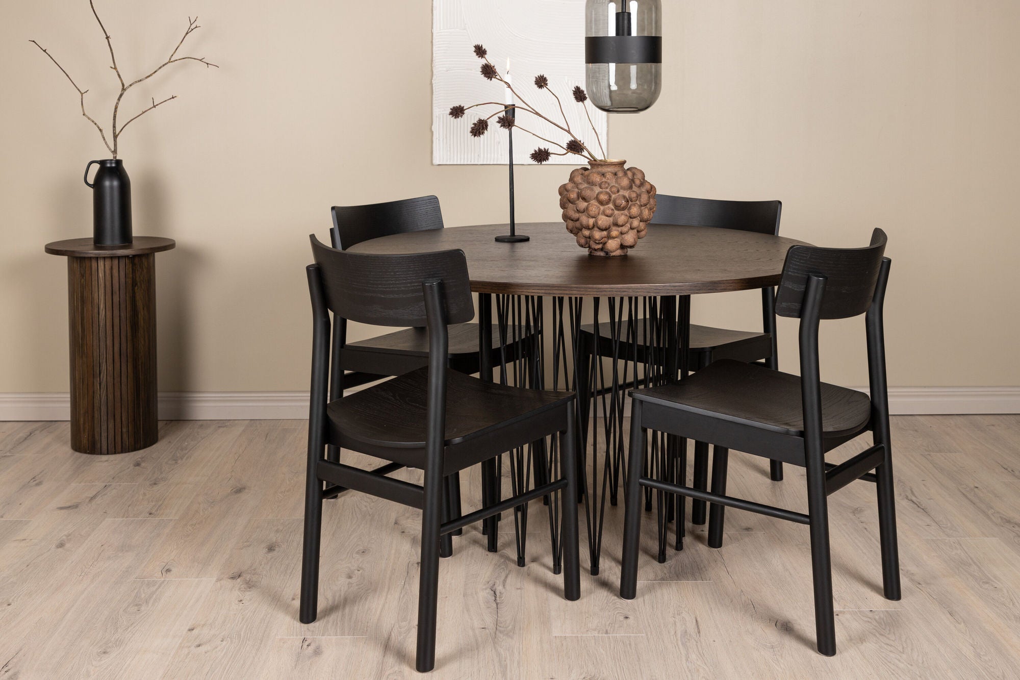 Venture Home Stone round spisebord - Black / Mocca Veneer +Montros Spisebordsstol - Natural / Natural Rubberwood _4