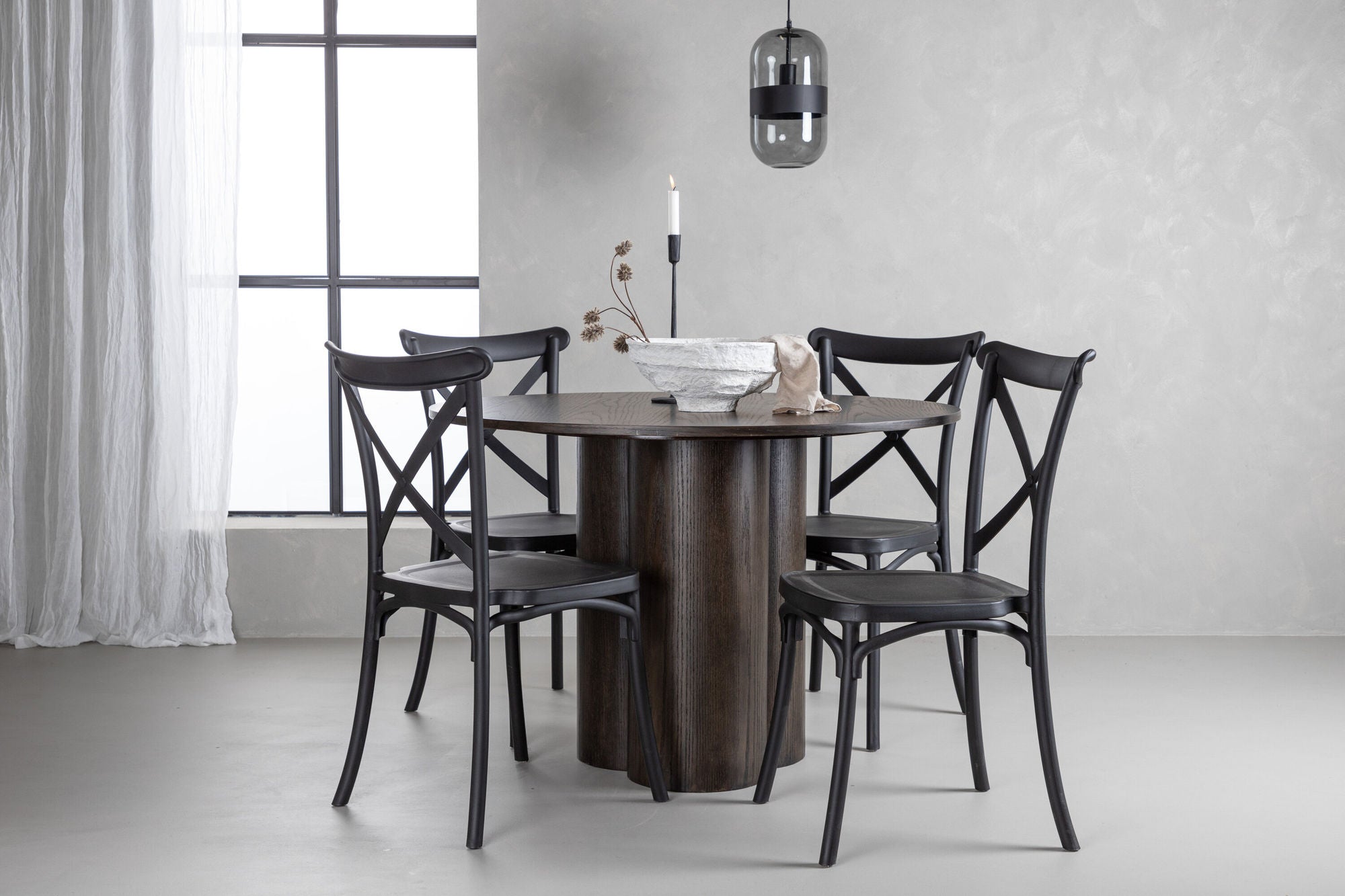 Venture Home OliviaDiningbord-Mocca/MoccaVeneer+CrosettDiningstol-MatteBlack/MatteBlackPlastic_4