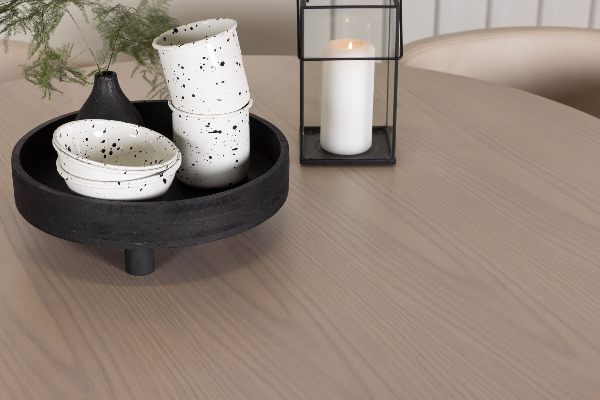 Venture Home OliviaDiningbord-WhiteWashVeneer+SimrishmanDiningstol-Black/BeigeTC-fabric_4