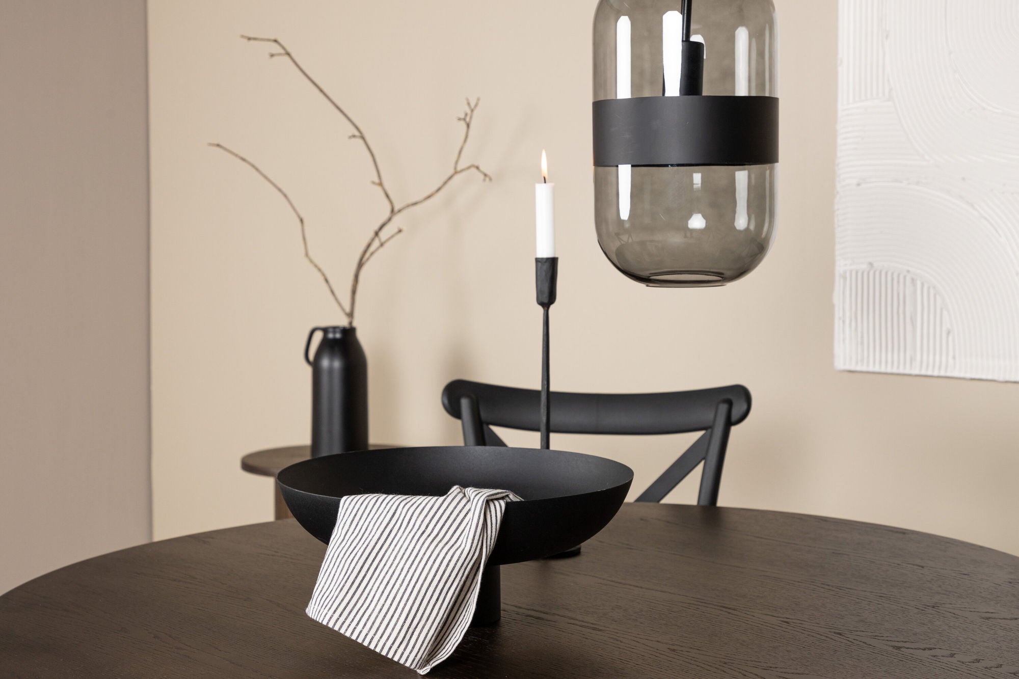 Venture Home Stone round spisebord - Black / Mocca Veneer +Crosett Spisebordsstol - Matte Black / Matte Black Plastic _4