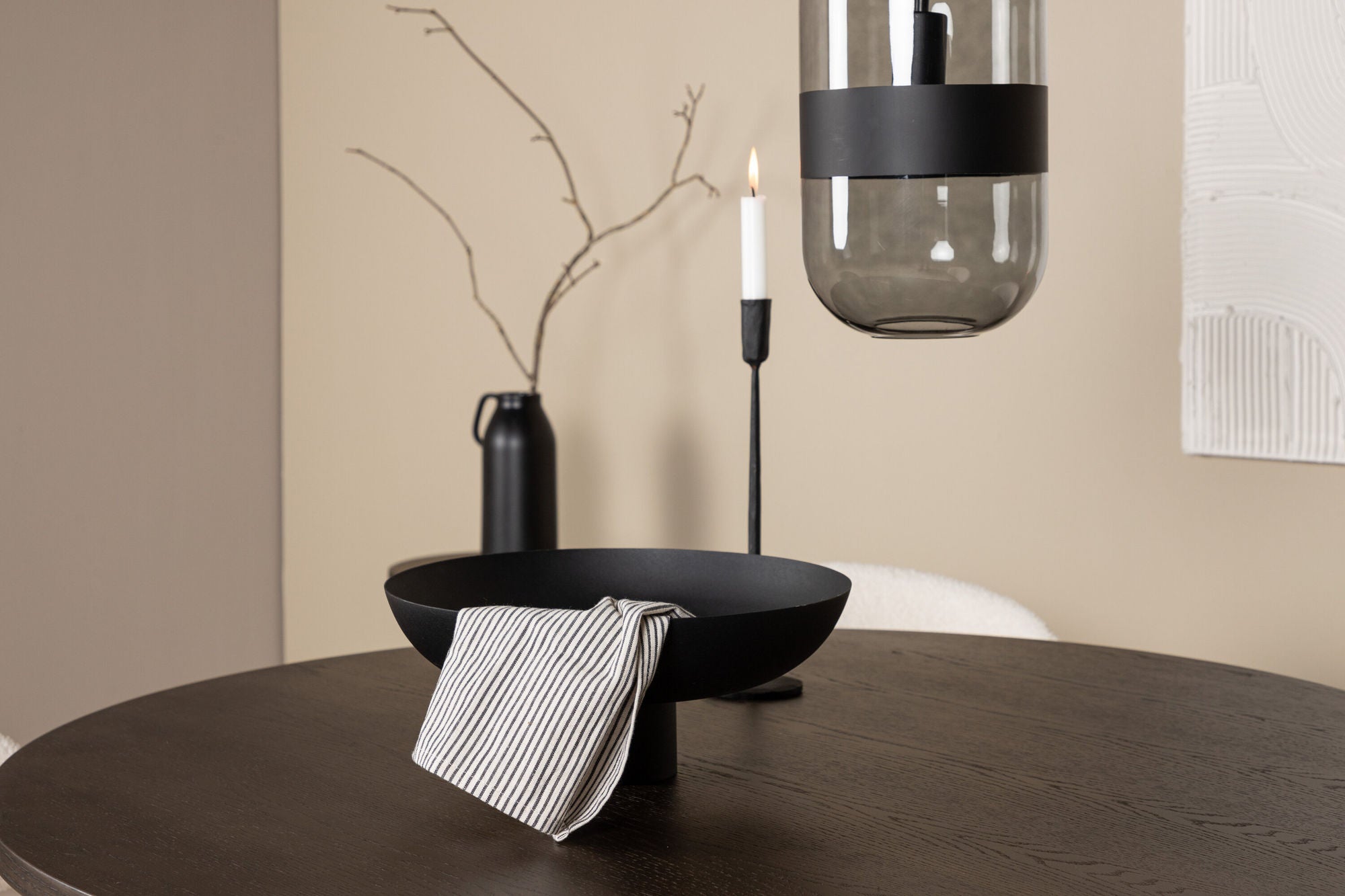 Venture Home Stone round spisebord - Black / Mocca Veneer +Chico Spisebordsstol - Black / White Boucle _4