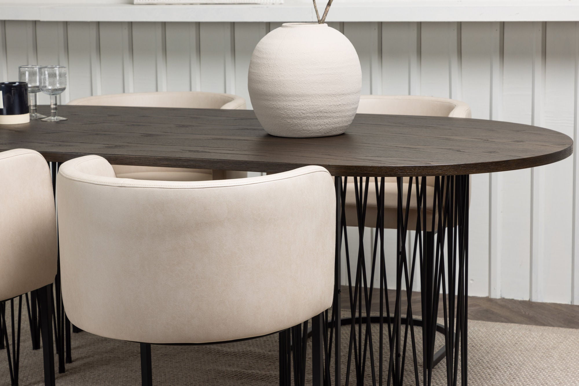 Venture Home Stone oval spisebord - Black / Mocca Veneer +Simrishman Spisebordsstol - Black / Beige TC-fabric _4