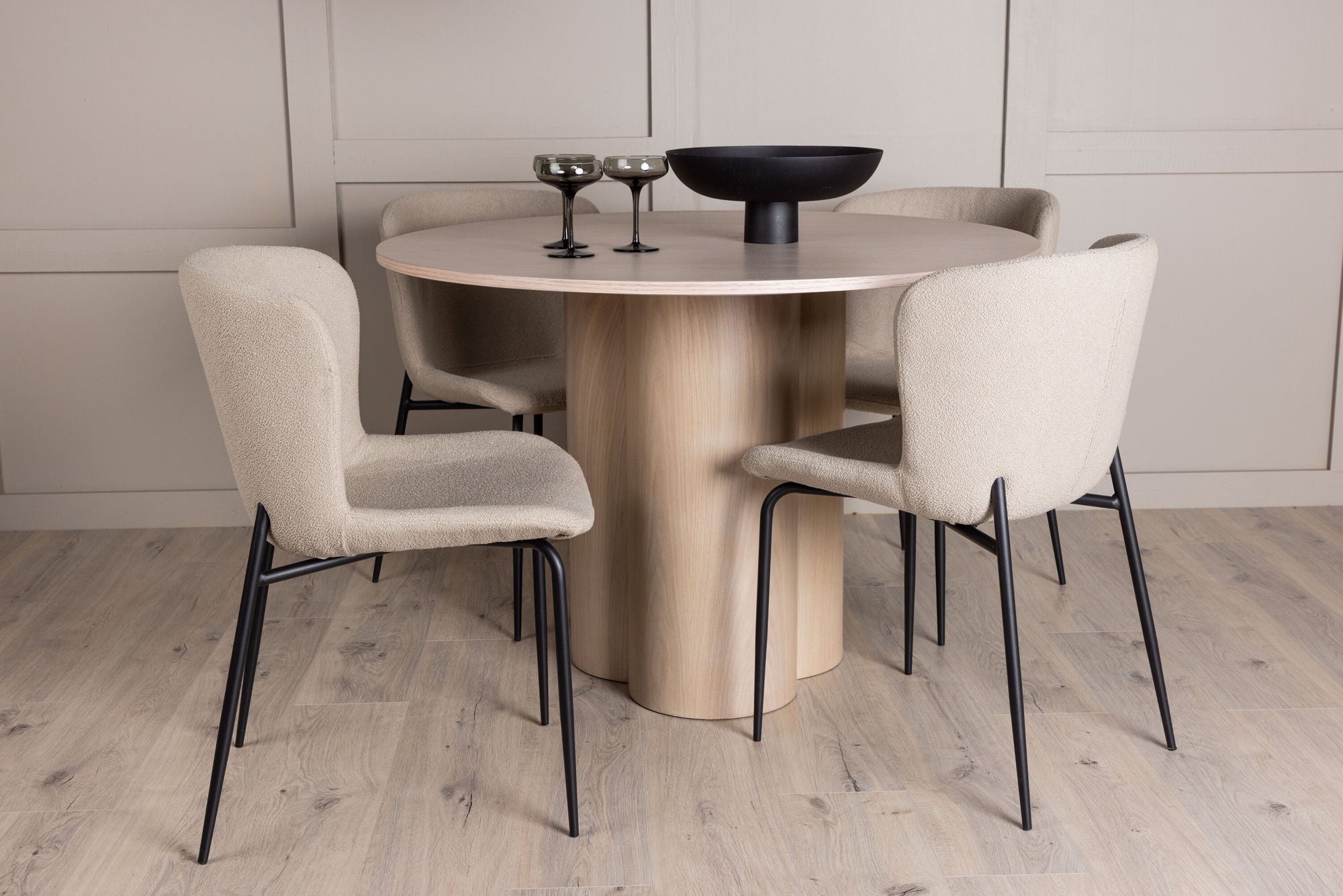 Venture Home OliviaDiningbord-WhiteWashVeneer+ModestoDiningstol-Beige/BeigeBoucle_4