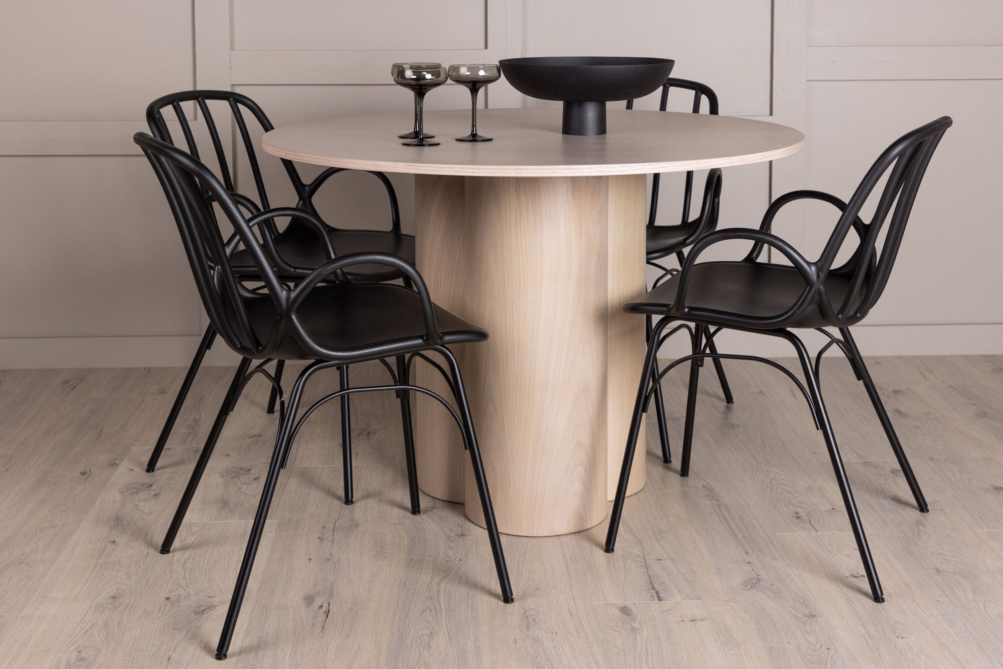Venture Home OliviaDiningbord-WhiteWashVeneer+DyrönDiningstol-BlackPolypropylene_4
