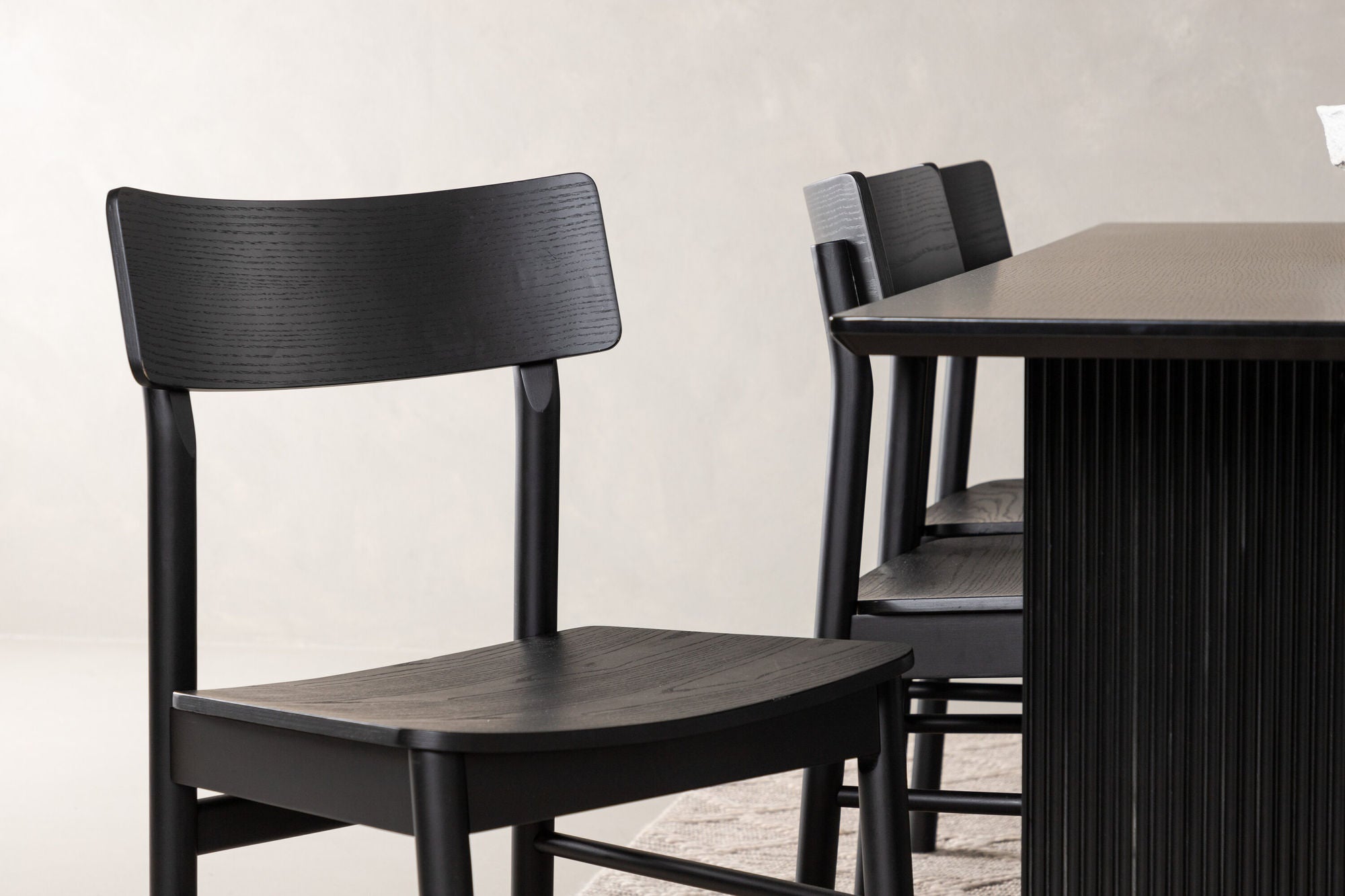 Venture Home Vail spisebord - Black / Smoked Black MDF +Montros Spisebordsstol - Natural / Natural Rubberwood _6