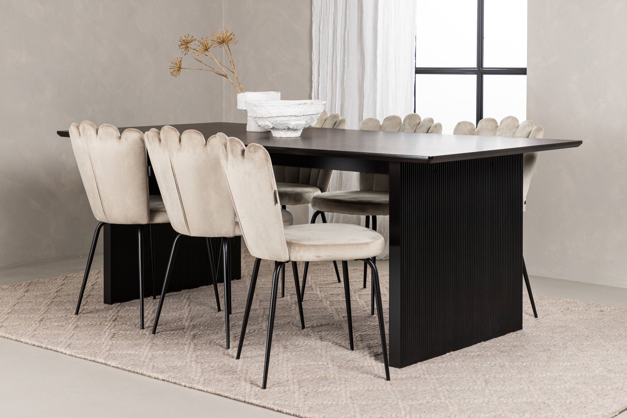Venture Home Vail spisebord - Black / Smoked Black MDF +Limhamn Light stol - Black / Beige Velvet _6