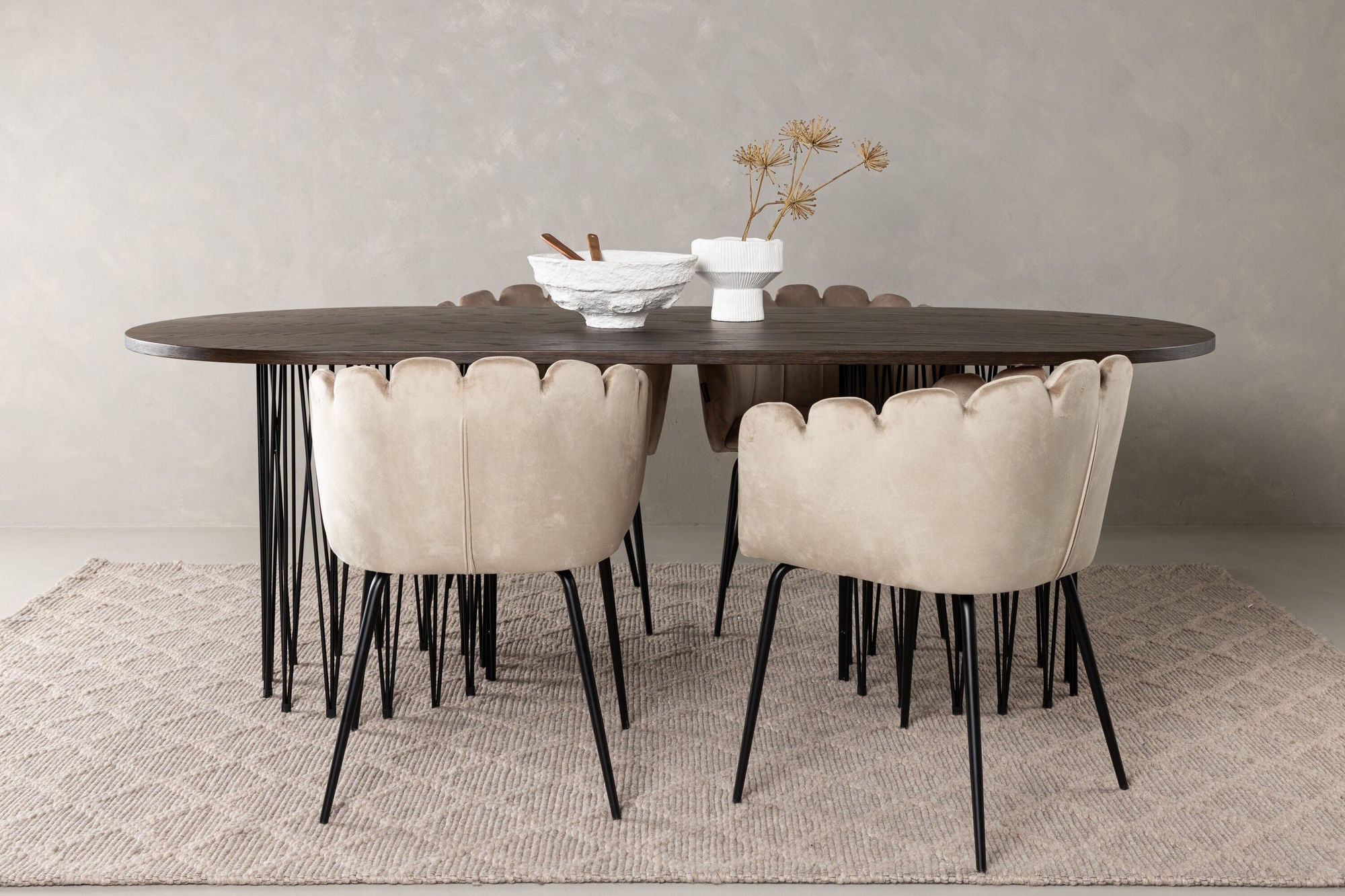Venture Home Stone oval spisebord - Black / Mocca Veneer +Limhamn stol - Black / Beige Velvet _4