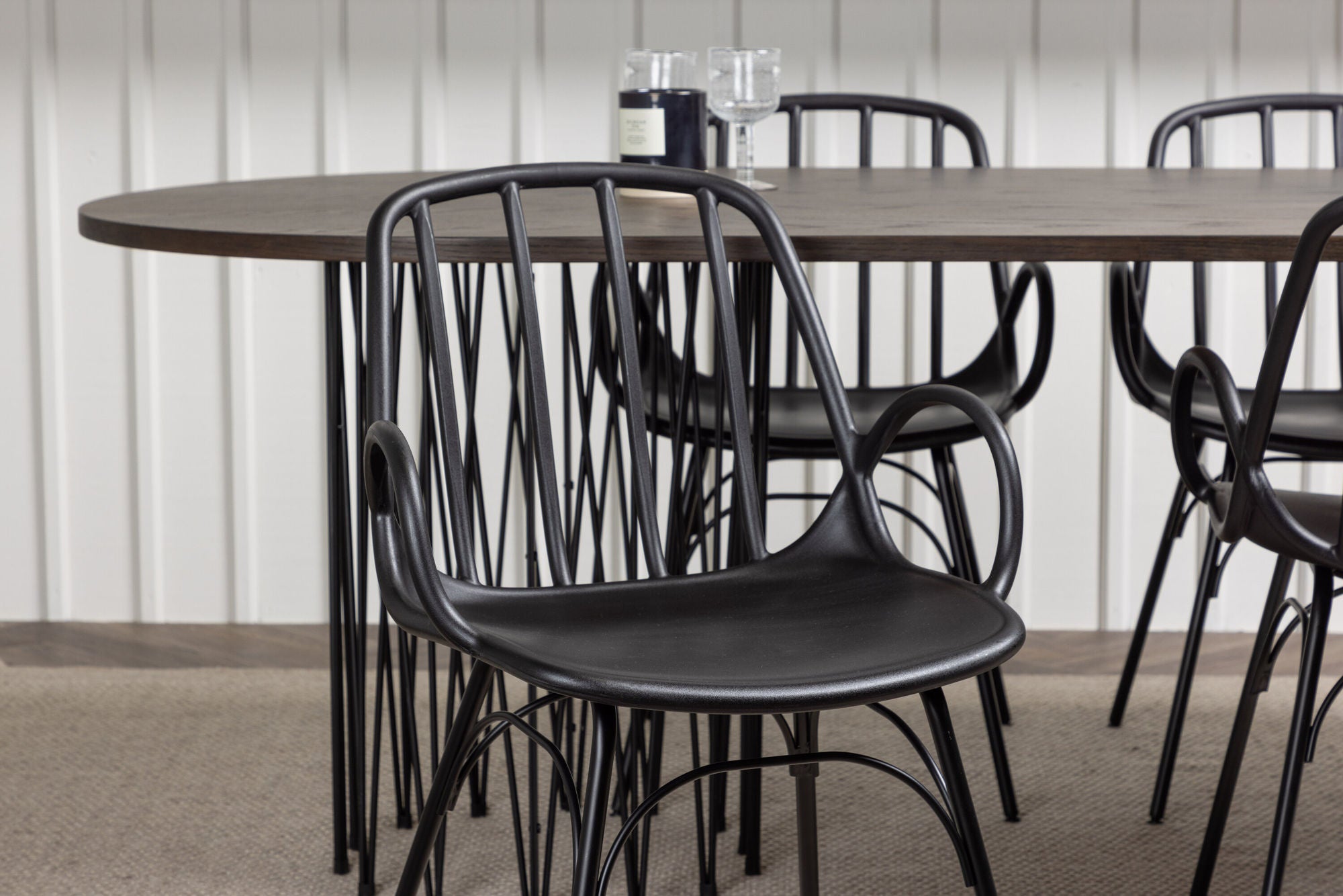 Venture Home Stone oval spisebord - Black / Mocca Veneer +Dyrön Spisebordsstol - Black Polypropylene _4