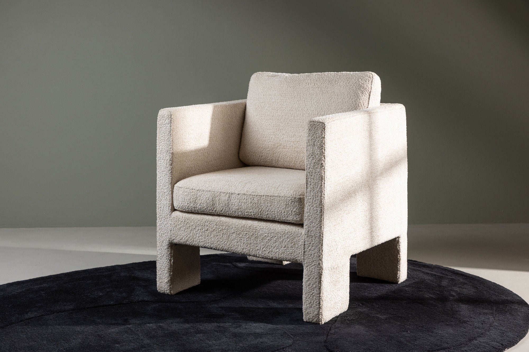 Venture Home Ragusa Single Sofa - White / White Fabric
