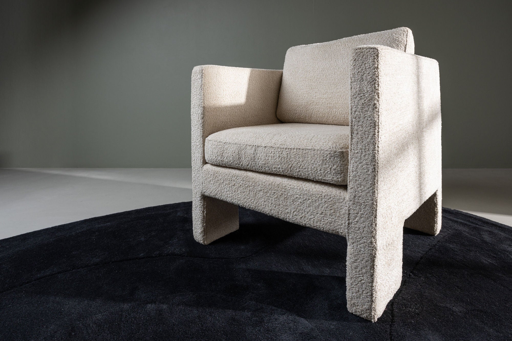 Venture Home Ragusa Single Sofa - White / White Fabric