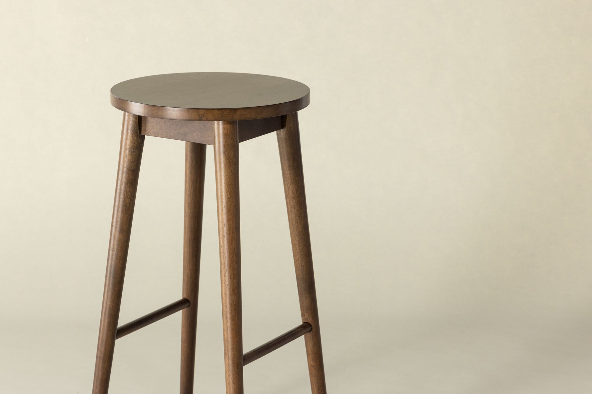 Vind Mollösand Bar stol 2-pack - Mocca / Walnut Wood