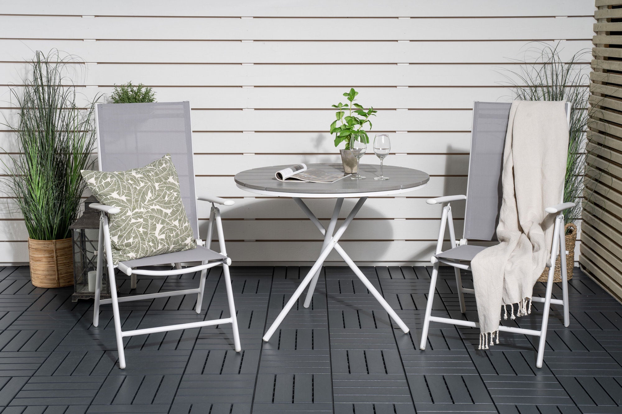 Venture Home Parma cafébord ø90 - White Alu / Grey Aintwood+Break 5:pos stol - White alu / Grey Textilene_2