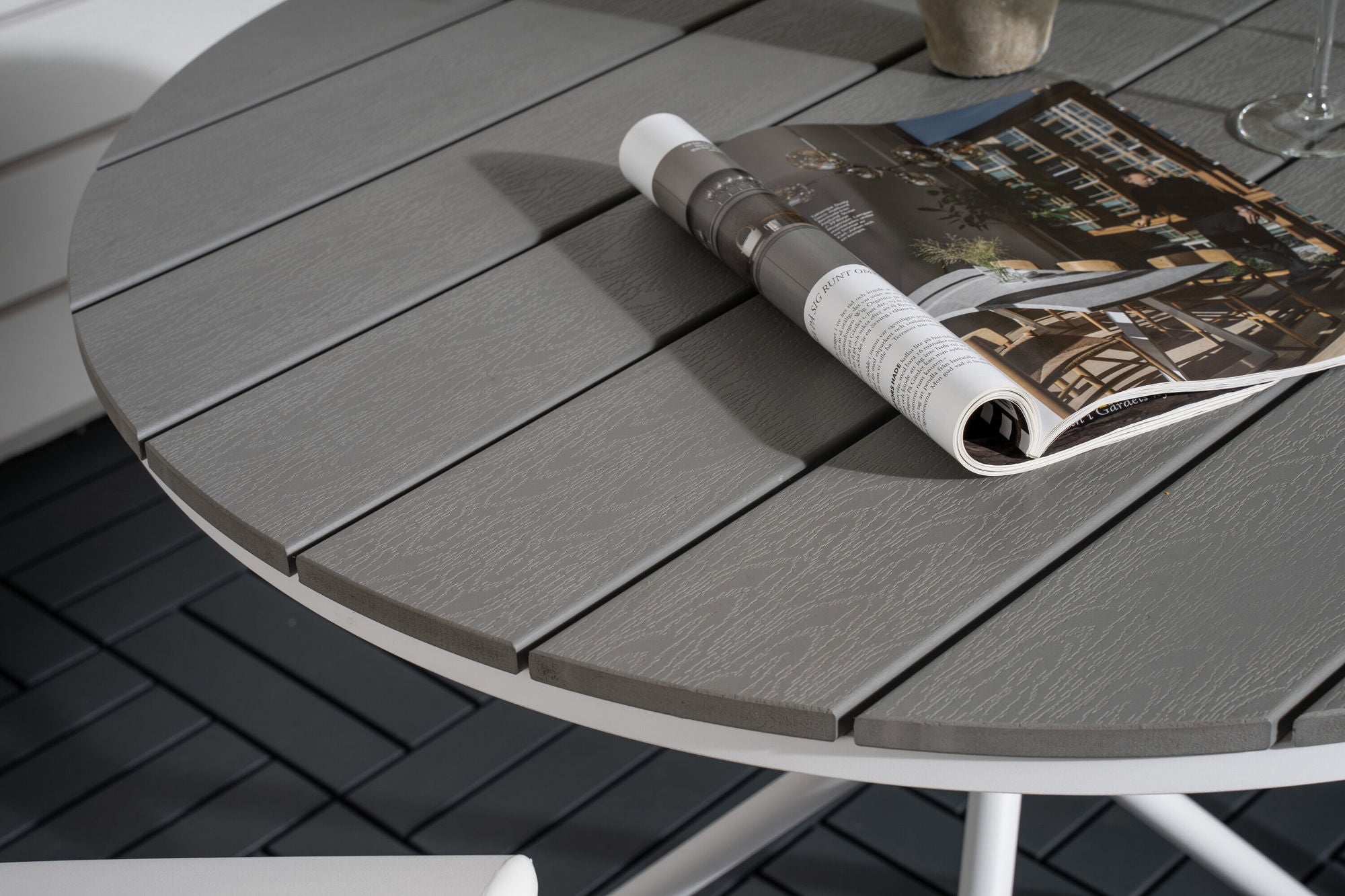Venture Home Parma cafébord ø90 - White Alu / Grey Aintwood+Break 5:pos stol - White alu / Grey Textilene_2