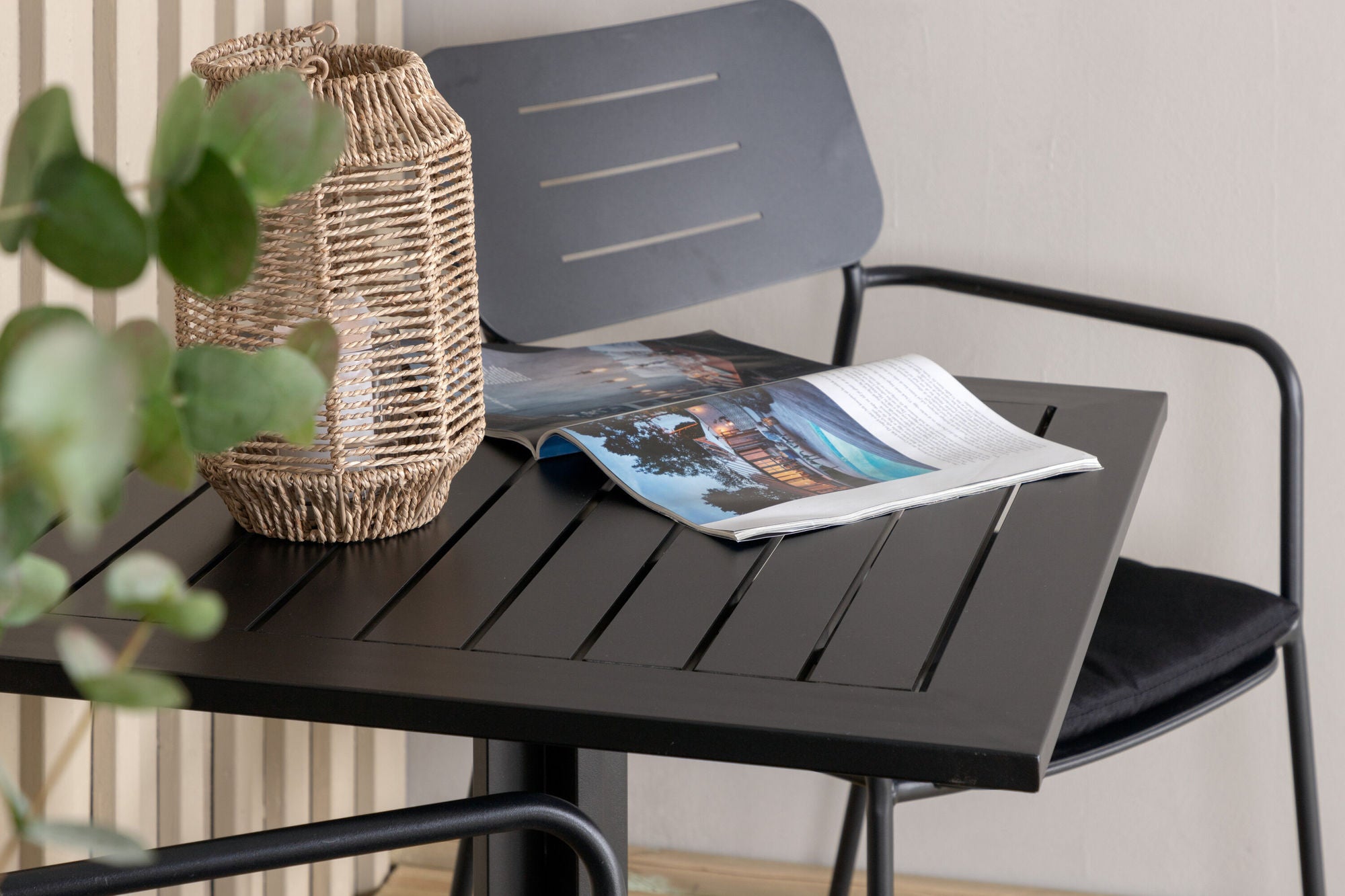 Venture Home Way café bord 70*70+Nicke Dining chair w. armrest - Black Steel_2