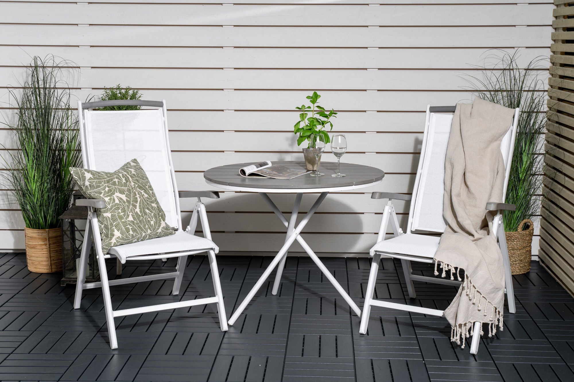 Venture Home Parma cafébord ø90 - White Alu / Grey Aintwood+Albany stol 5:pos - White Alu /