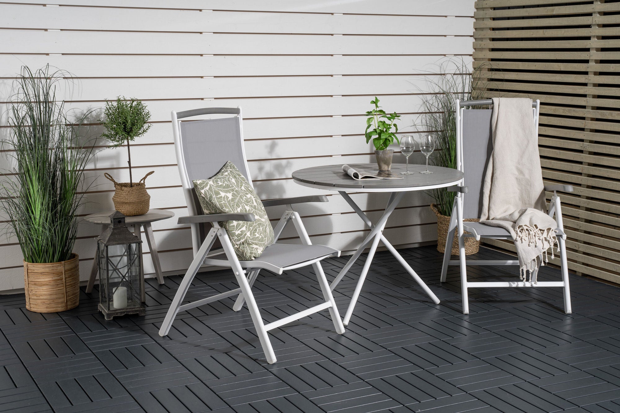 Venture Home Parma cafébord ø90 - White Alu / Grey Aintwood+Albany stol 5:pos - White Alu / Grey Textilene / Aintwood_2
