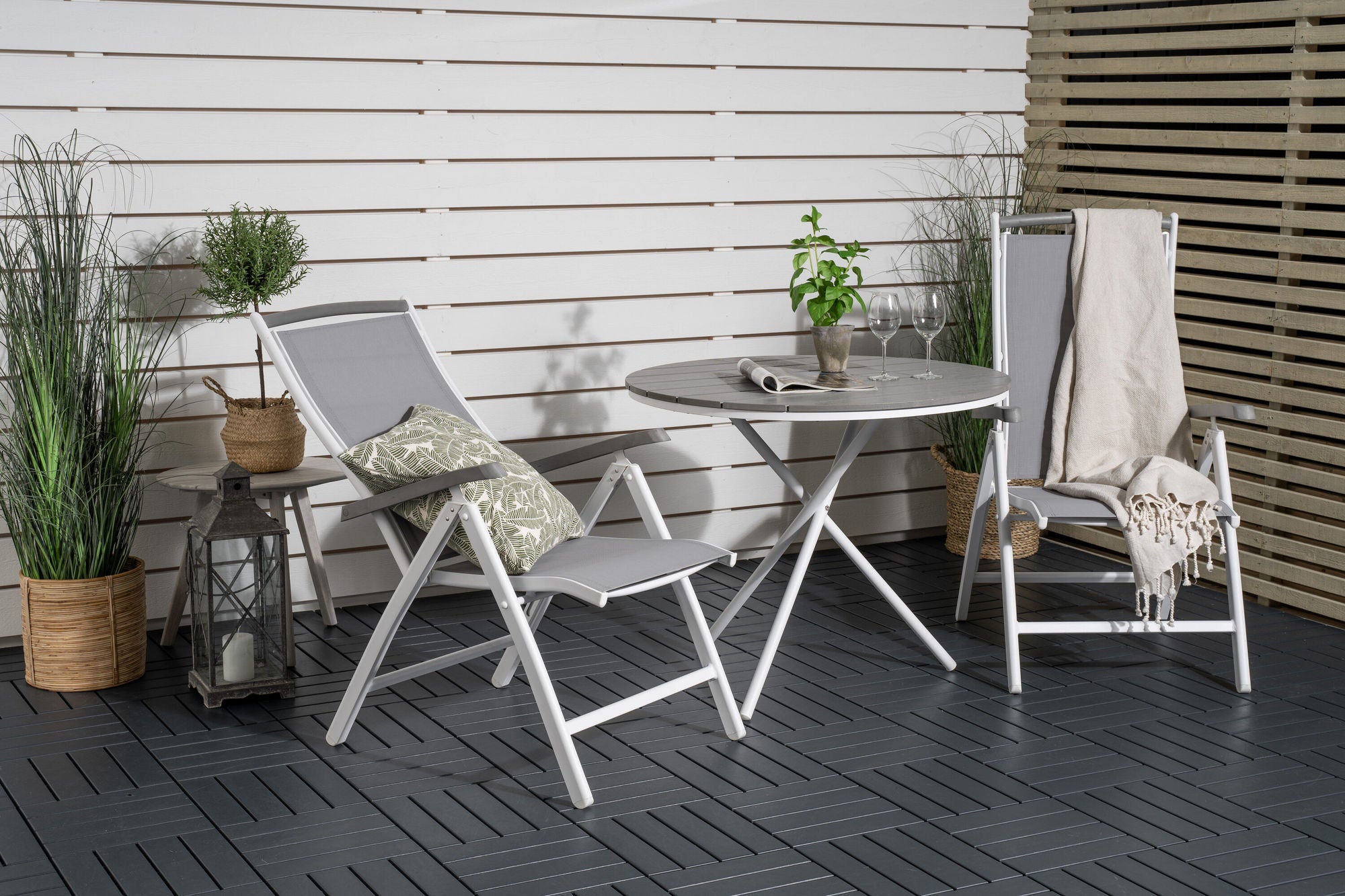 Venture Home Parma cafébord ø90 - White Alu / Grey Aintwood+Albany stol 5:pos - White Alu / Grey Textilene / Aintwood_2