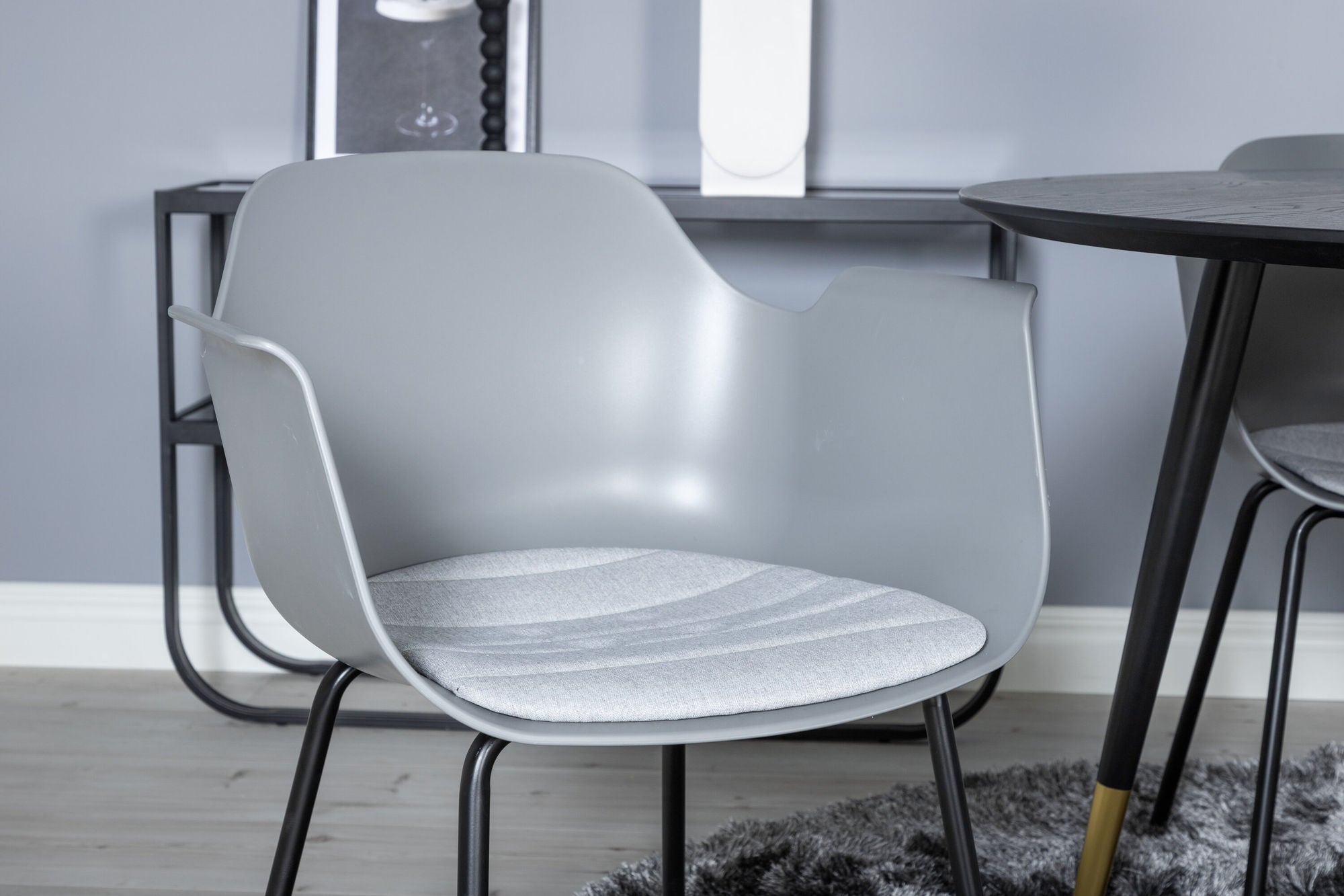 Venture Home Dipp spisebord - 115cm - Black / Black Brass+Comfort Plastic Spisebordsstol - Black Legs - Grey Plastic_4