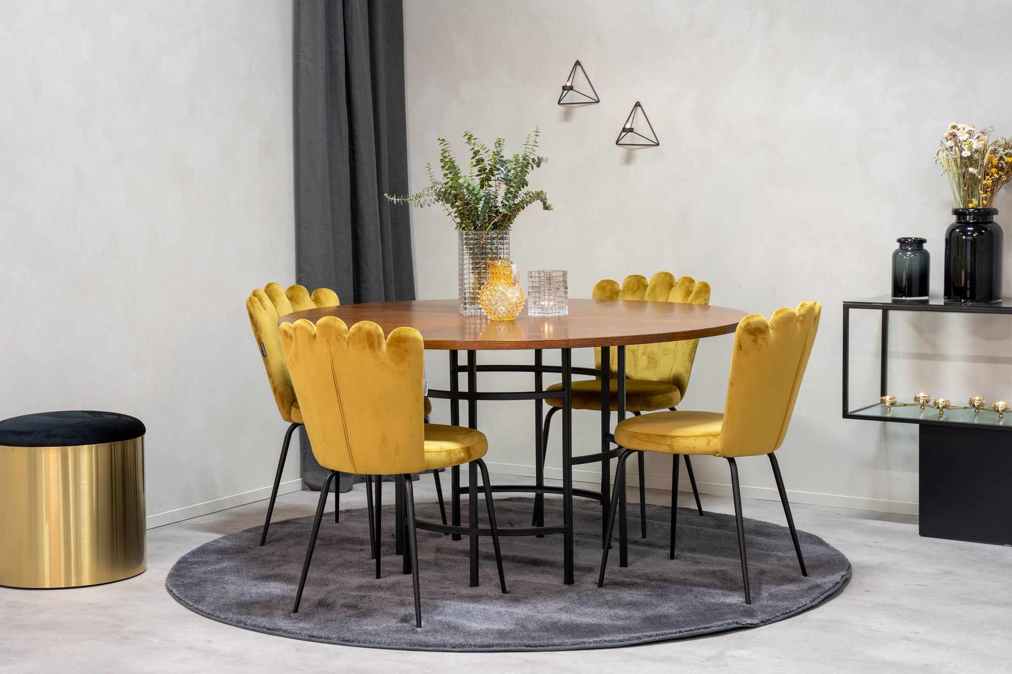 Venture Home Copenhagen - spisebord round - Brown / Black+Limhamn Light - stol - Gold Vel