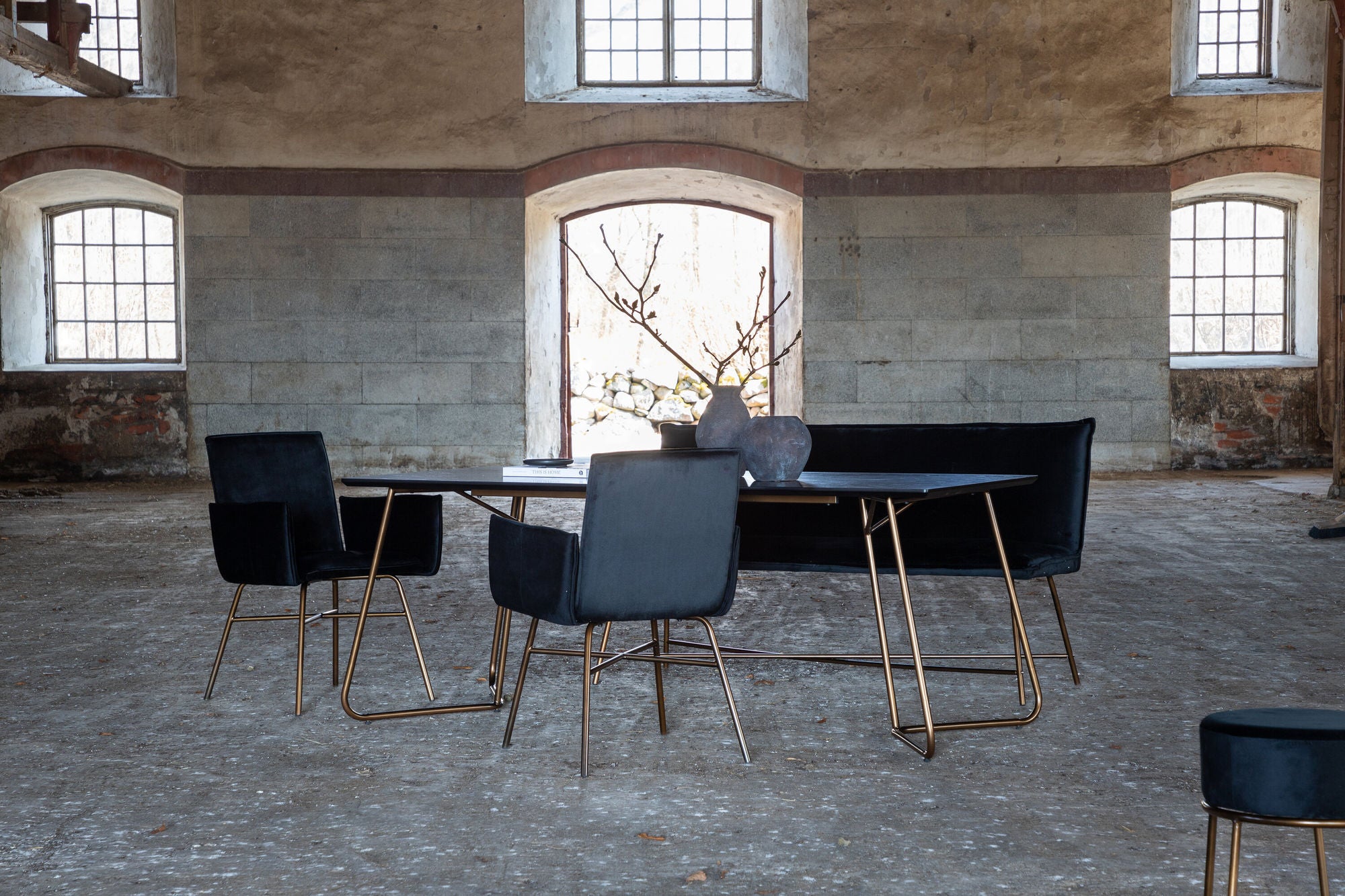 Venture Home Petra spisebord - Distressed Copper / Black Veneer