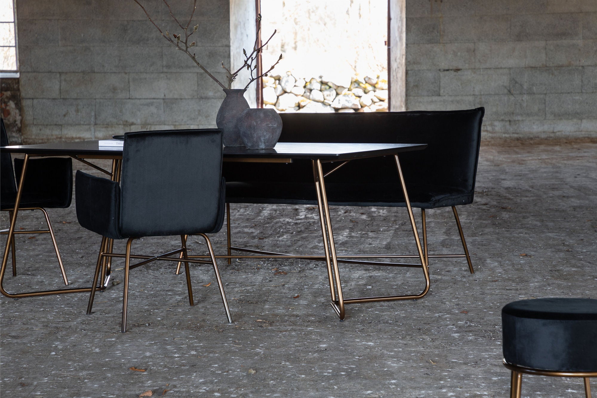 Venture Home Petra spisebord - Distressed Copper / Black Veneer
