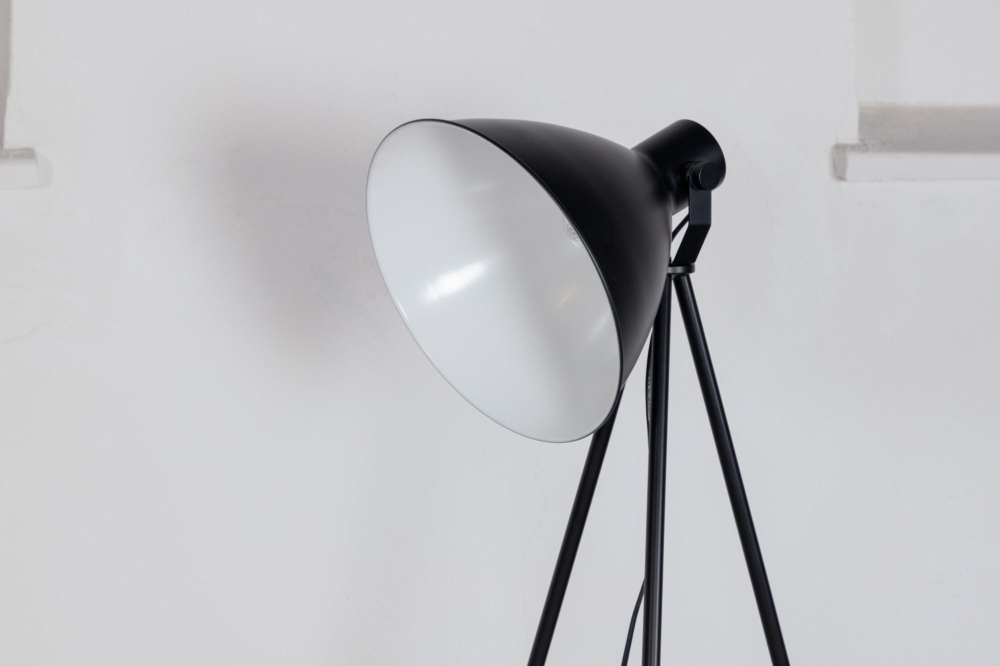Venture Home Tiv -Floor lampe - Black/Black