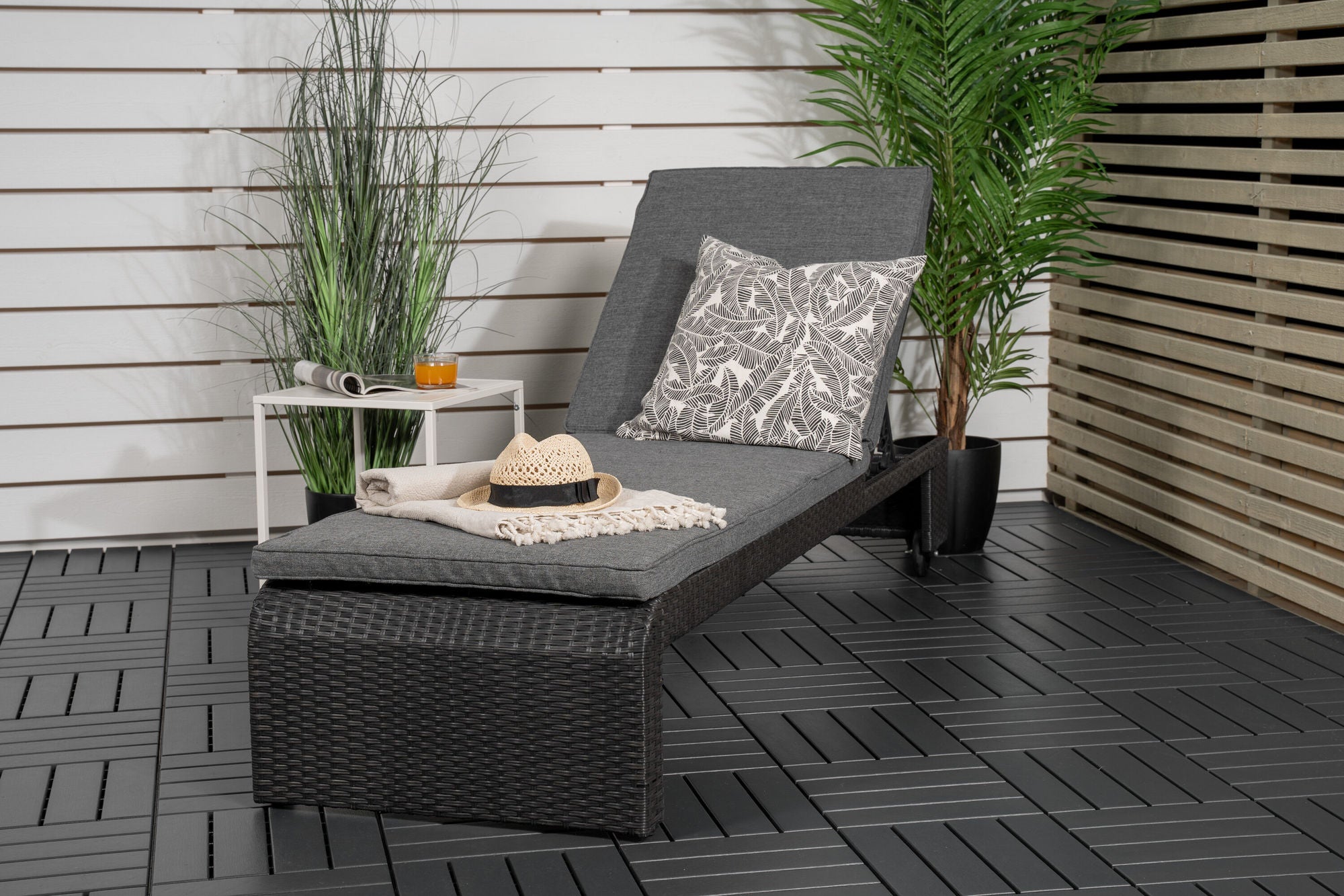 Venture Home London Sun Lounge - Black/Grey