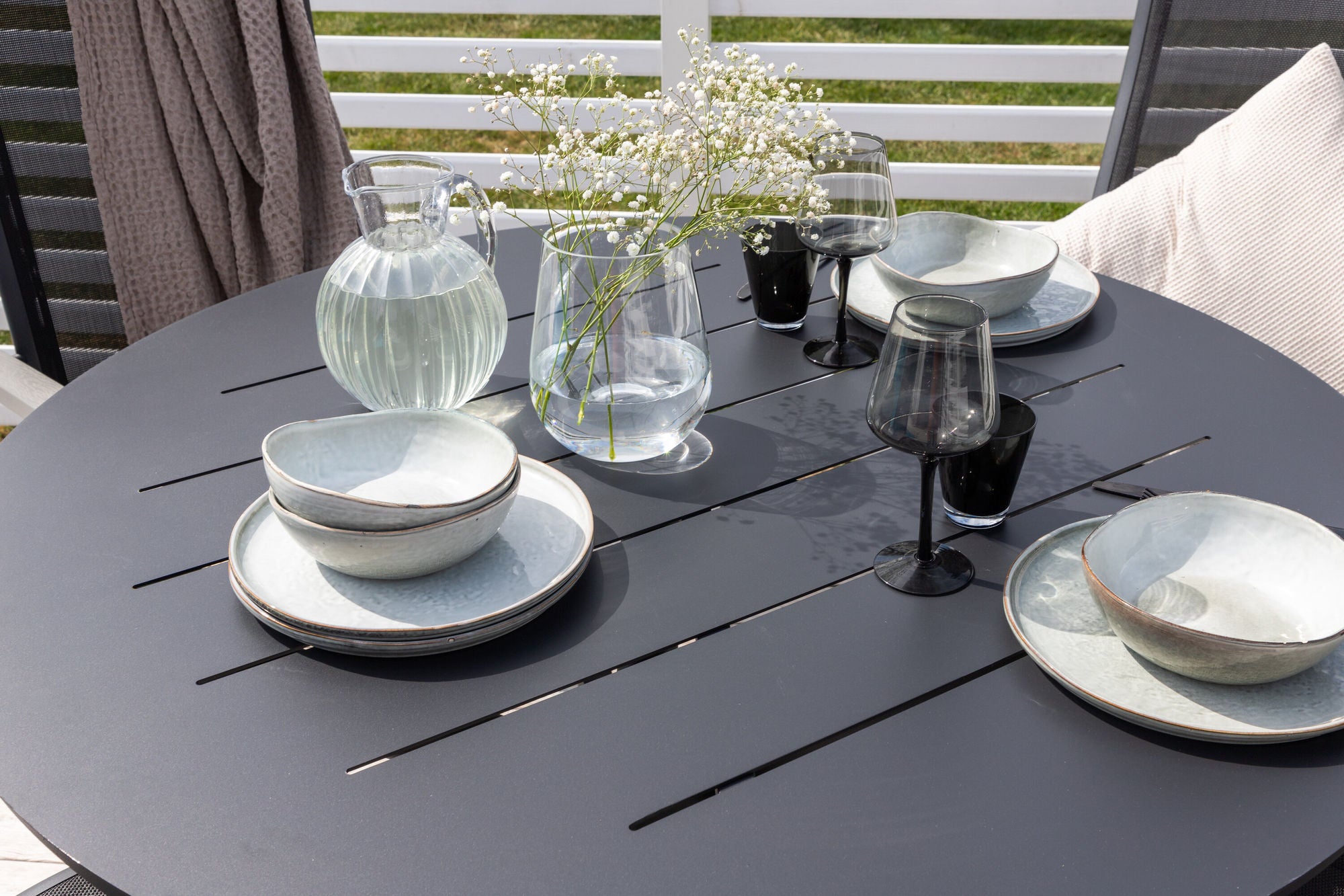 Venture Home Alma spisebord - Black Alu - ø120cm