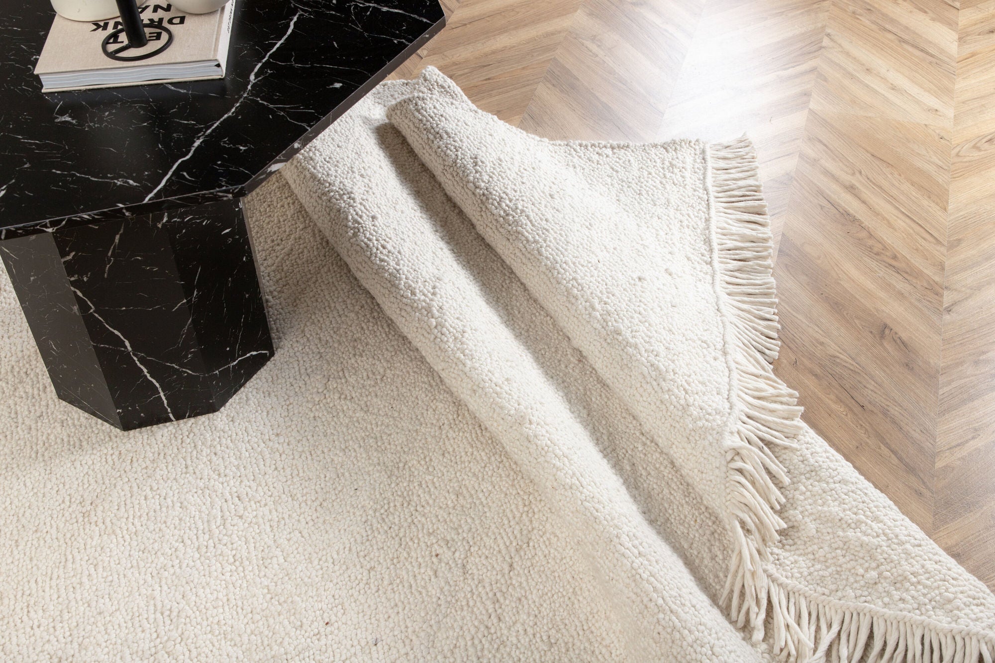 Venture Home Betina Wool Carpet - 200*300- White