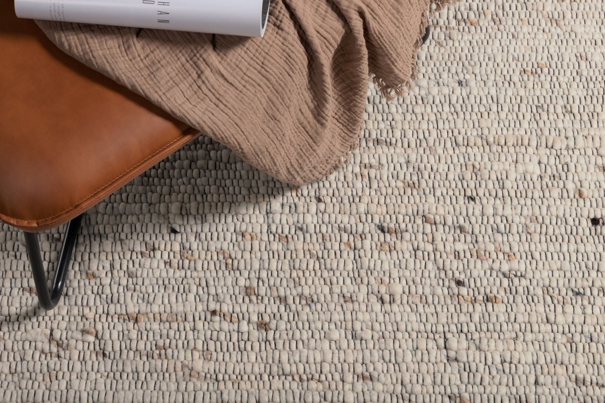 Venture Home Loump Wool Carpet - 200*300- White/Beige